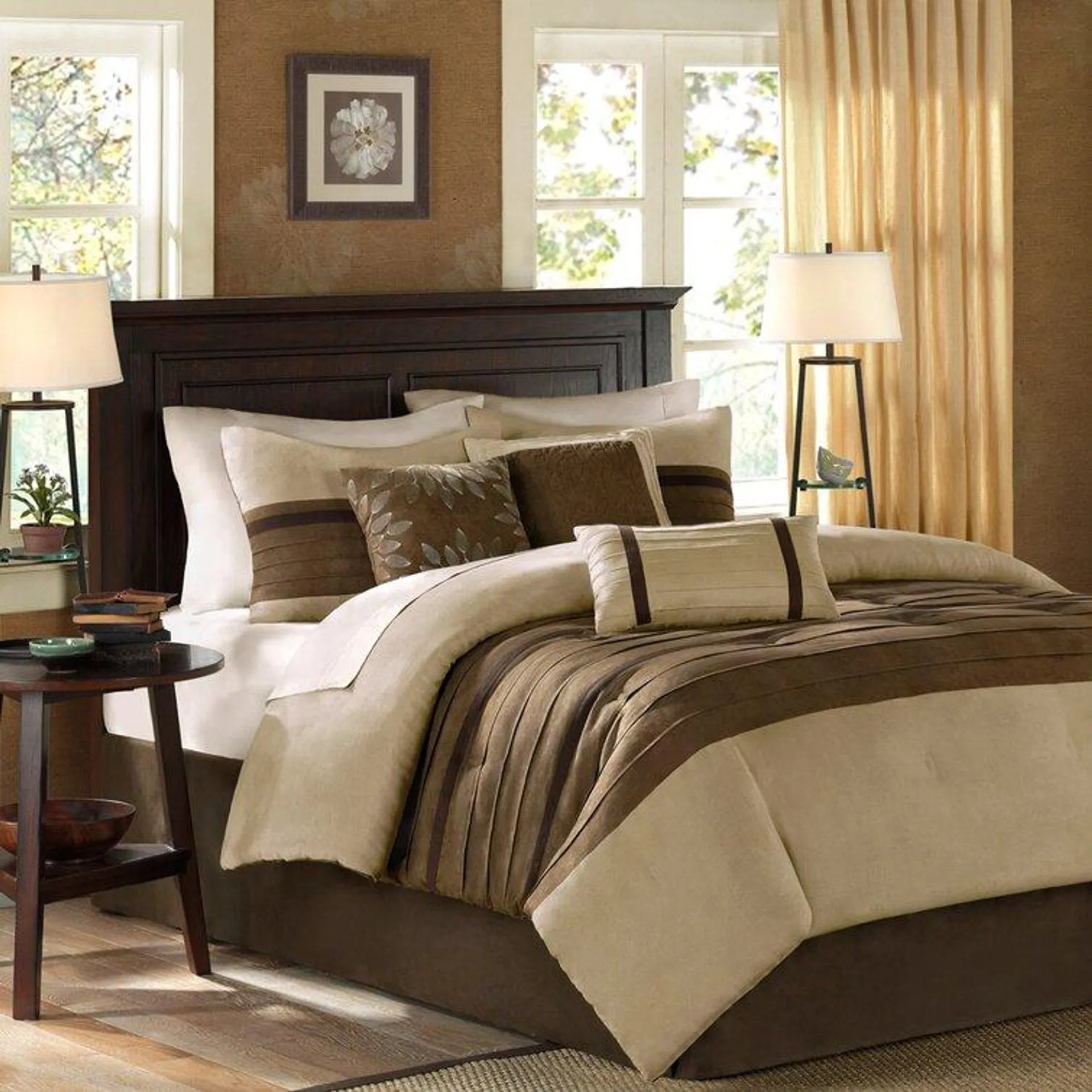 Ginyard Traditional Comforter Set