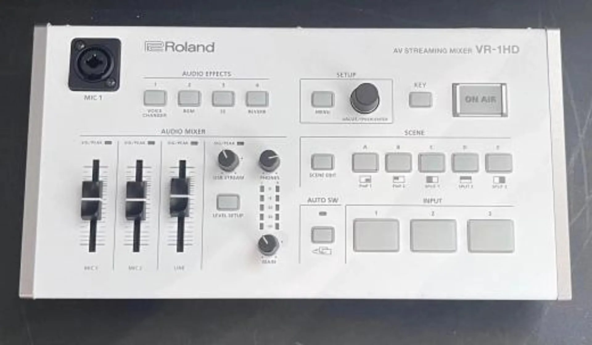 Roland - VR-1HD