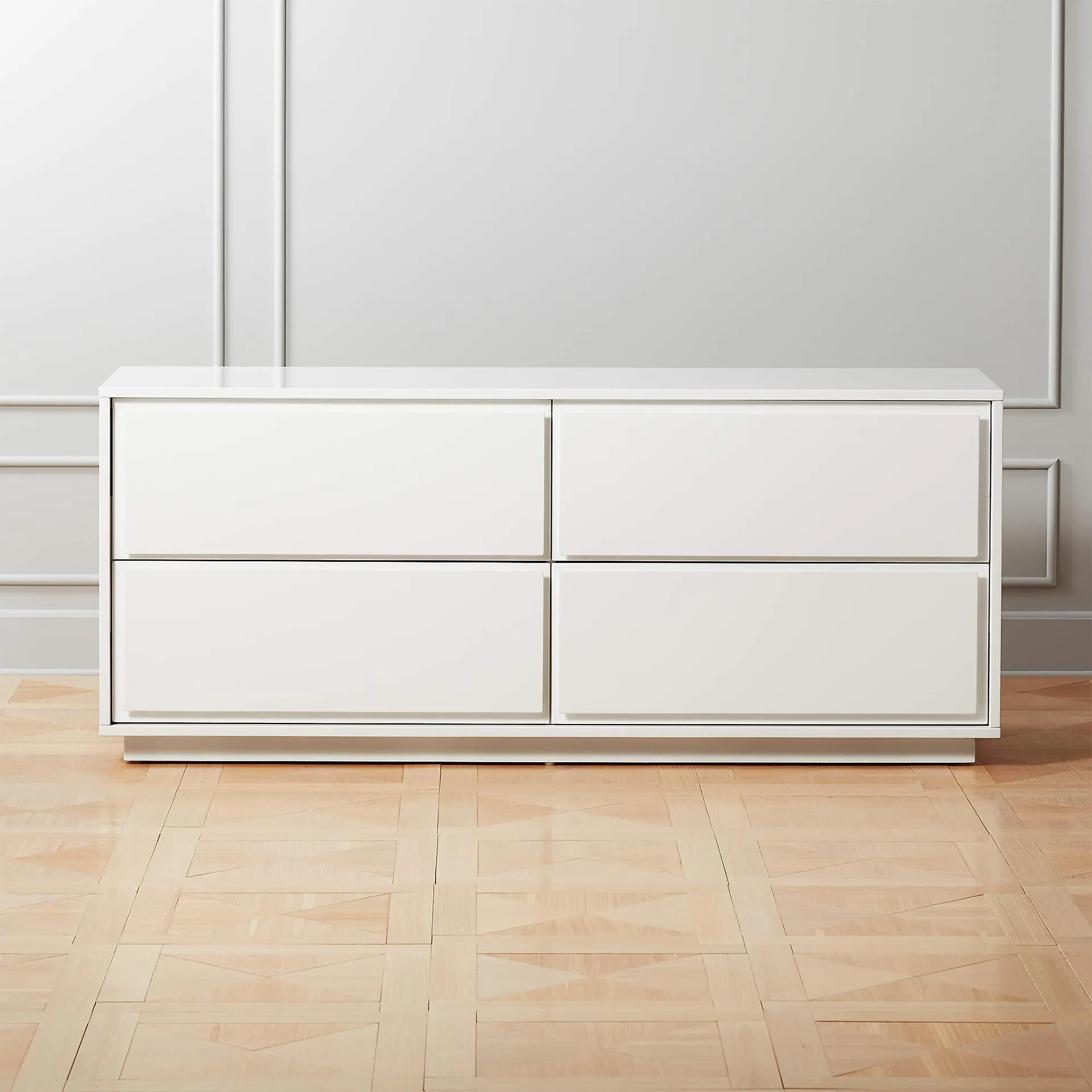 Gallery Low 4-Drawer White Dresser