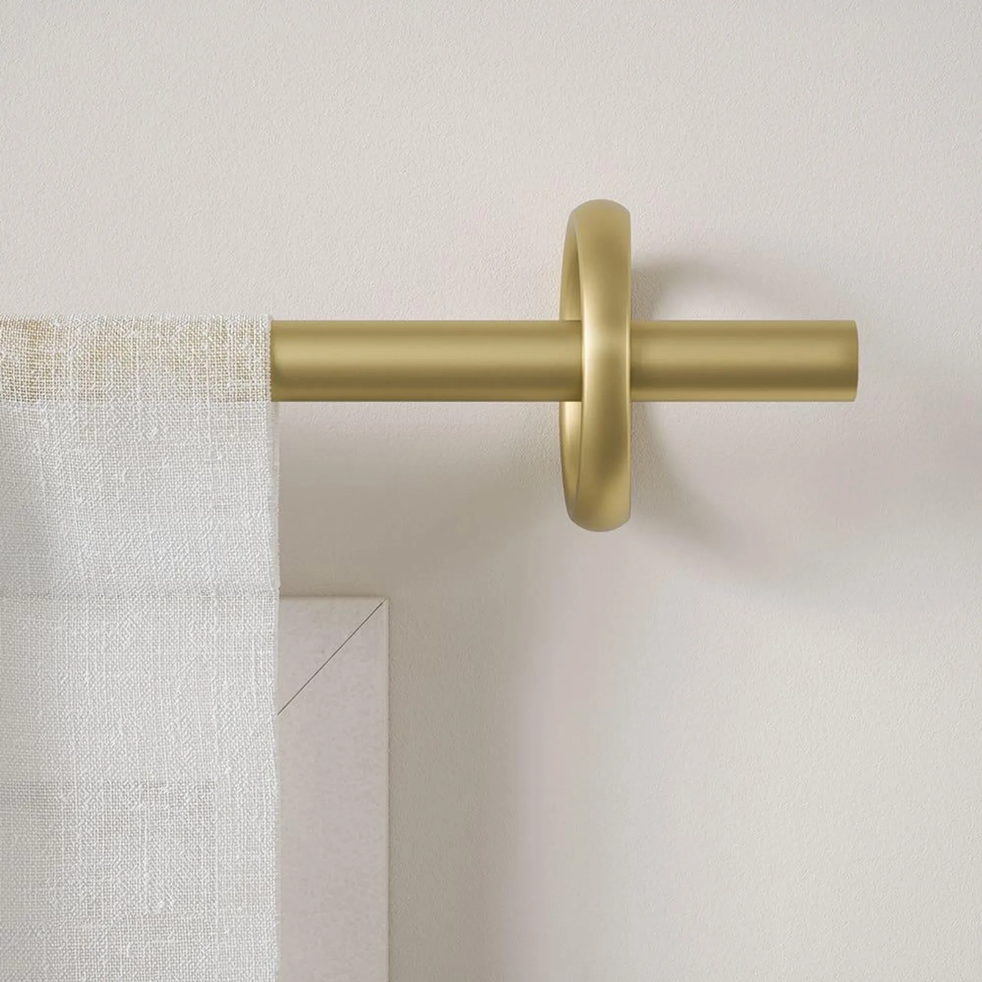 Umbra Extendable 'Ringlet' Metal Curtain Rod 42-120" (Brass)