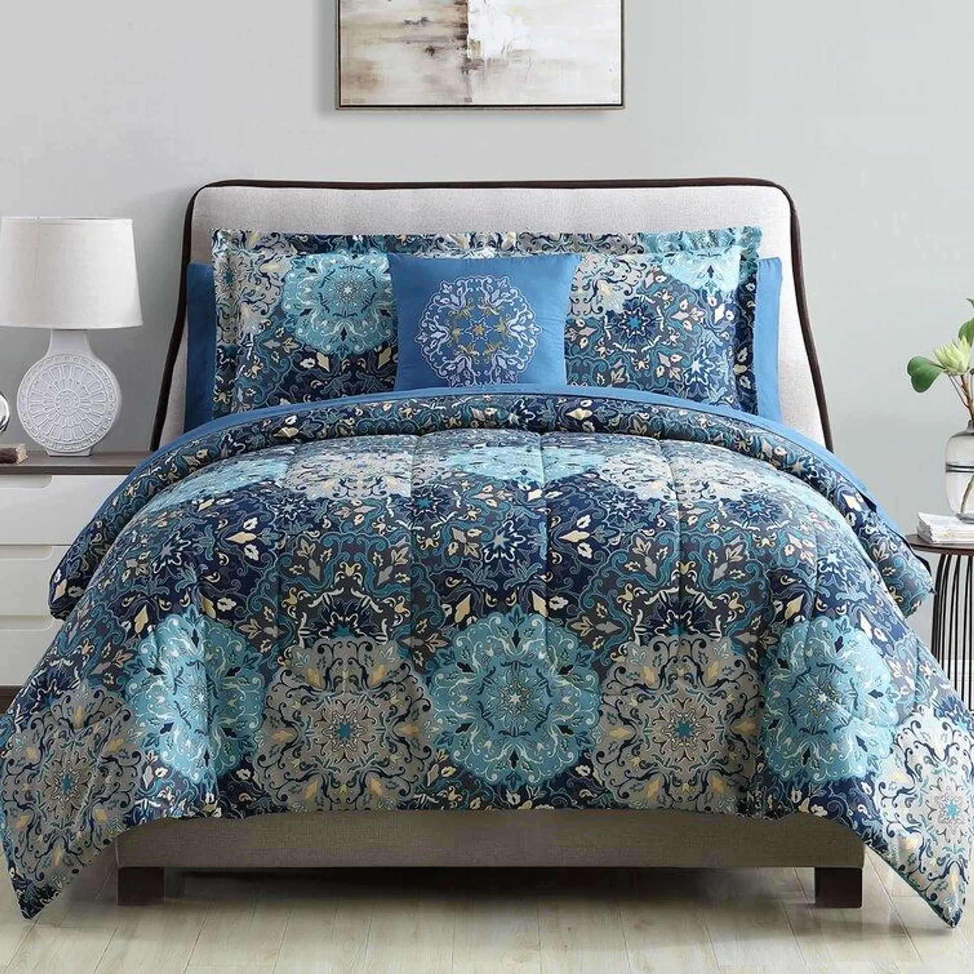 Granada Reversible Comforter Set