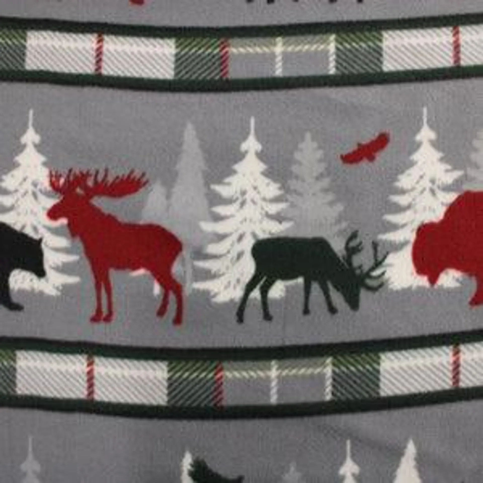 Animals In Winter Fleece Print - 60" - 100% polyester