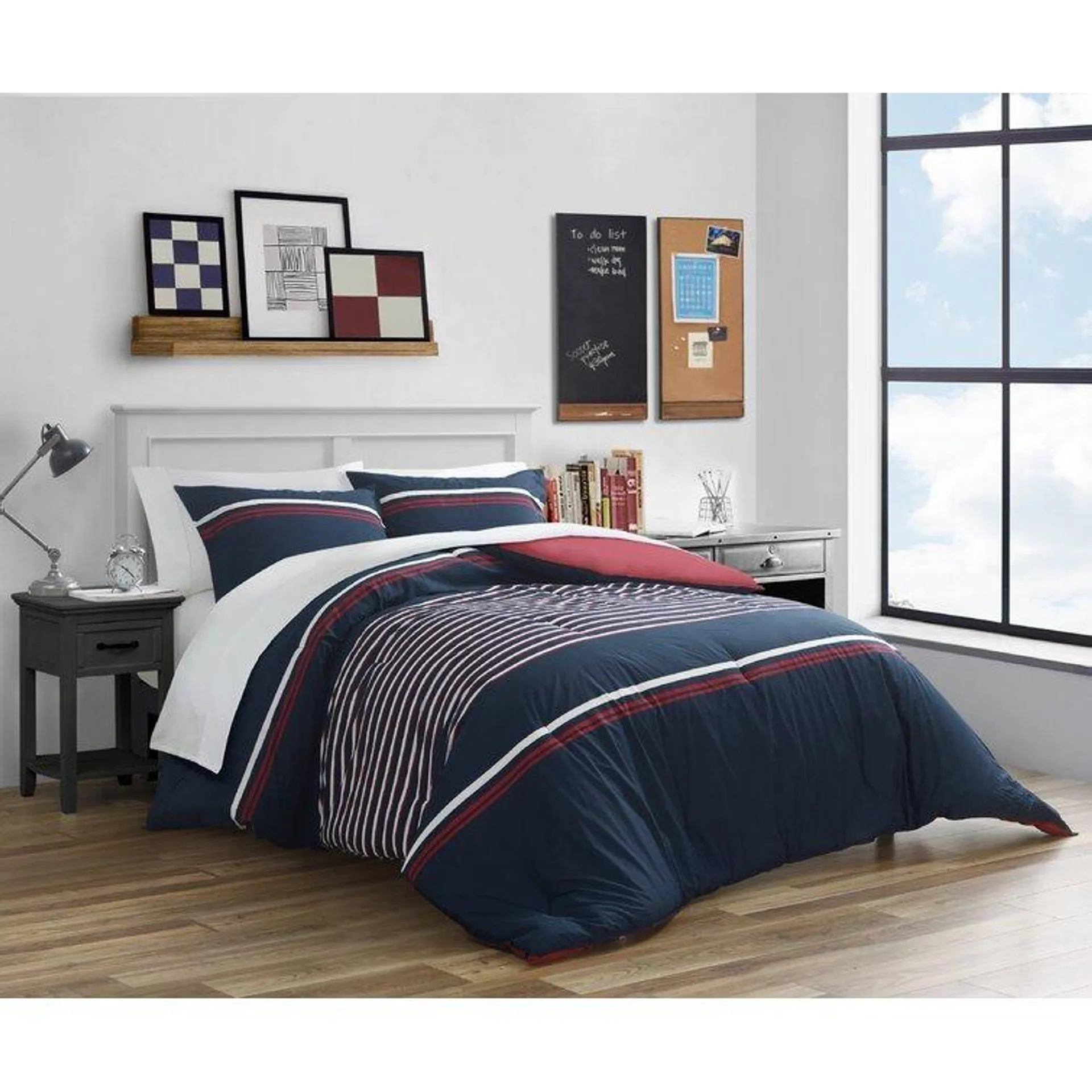 Mineola Reversible Comforter Set