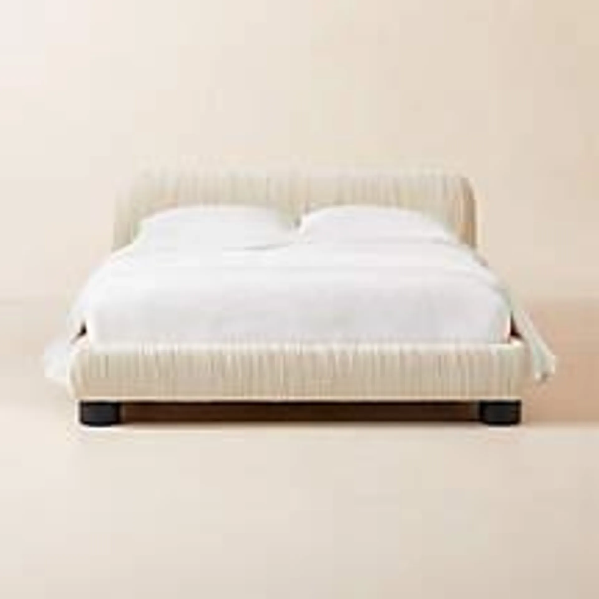 Cantar Ivory Velvet Upholstered Queen Bed