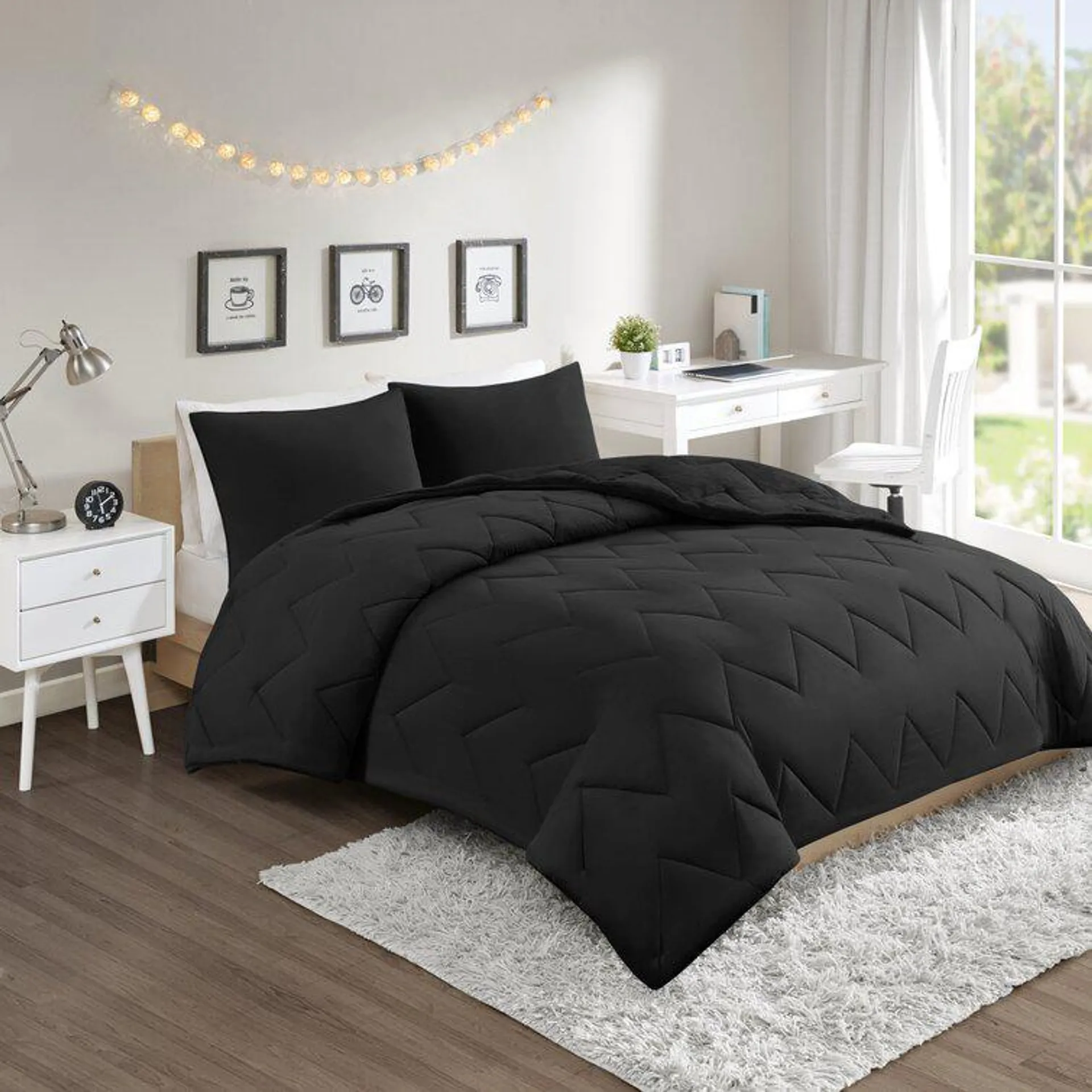 Jaimarie Reversible Comforter Set