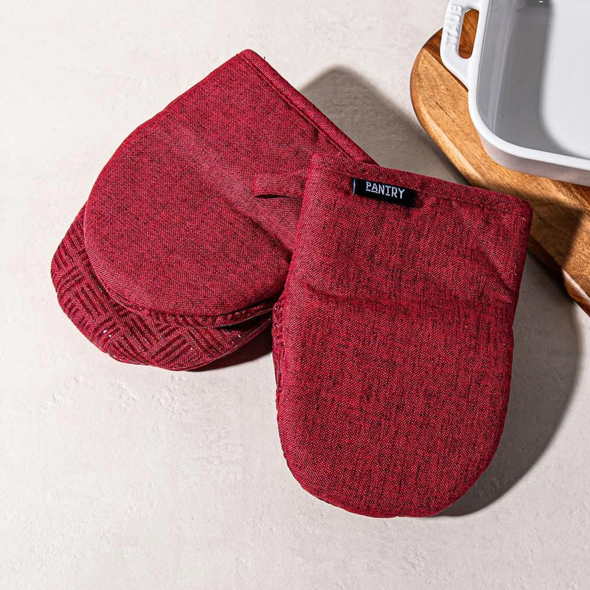 Harman Pantry Chambray Cotton Mini Oven Mitt - Set of 2 (Red)