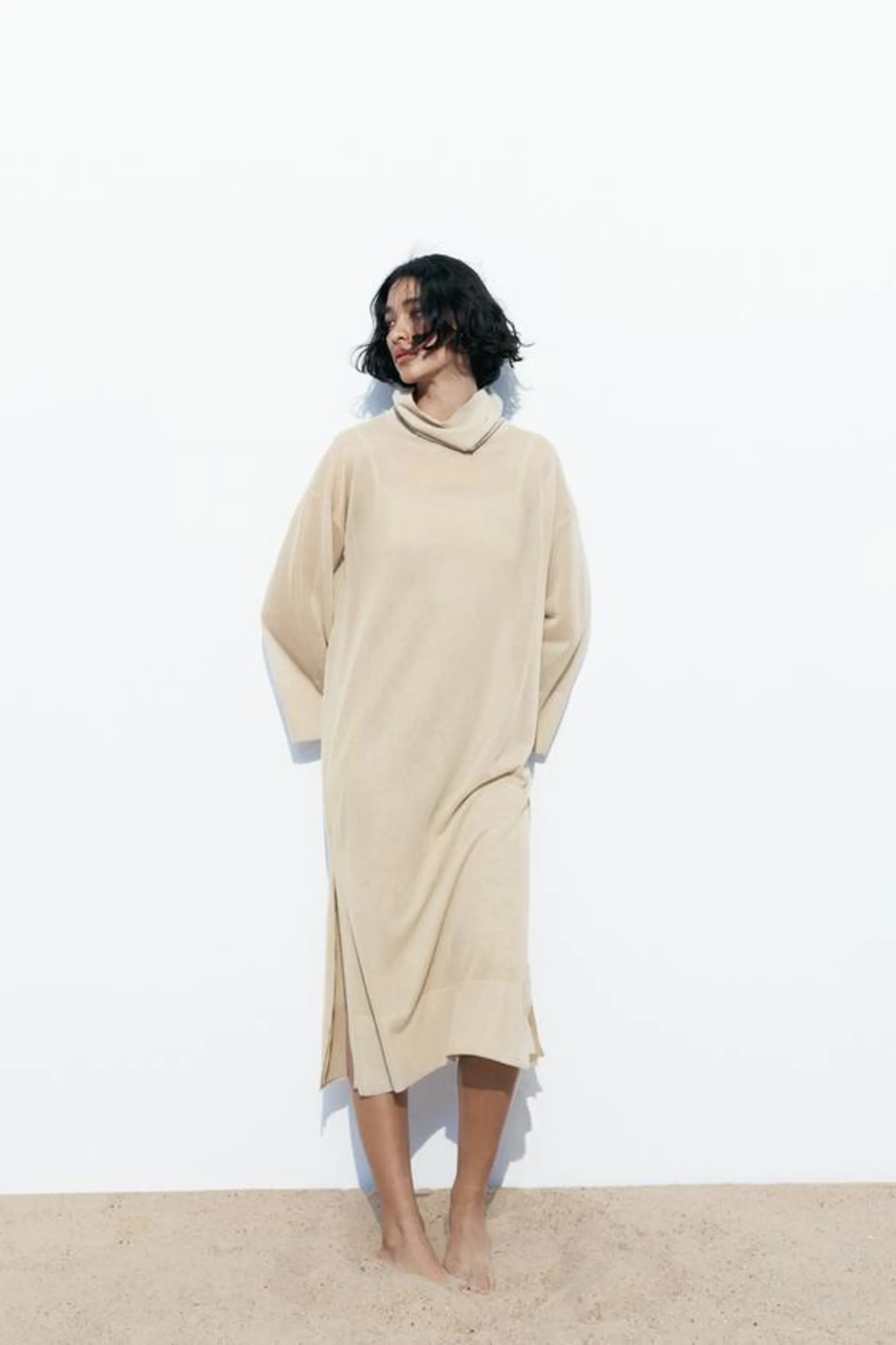 LONG KNIT TURTLENECK DRESS