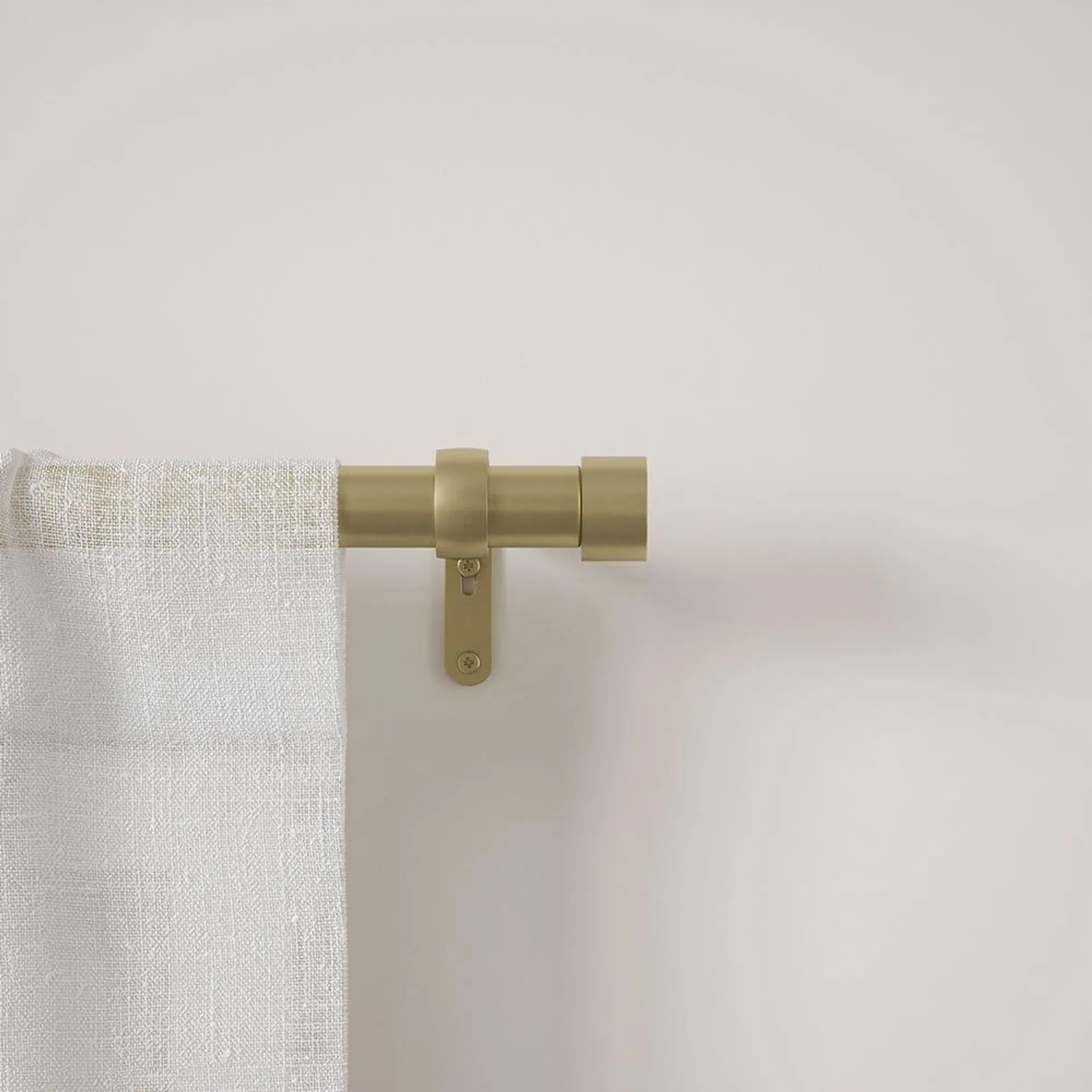 Umbra Extendable 'Cappa' Metal Curtain Rod 66-120" (Brass)