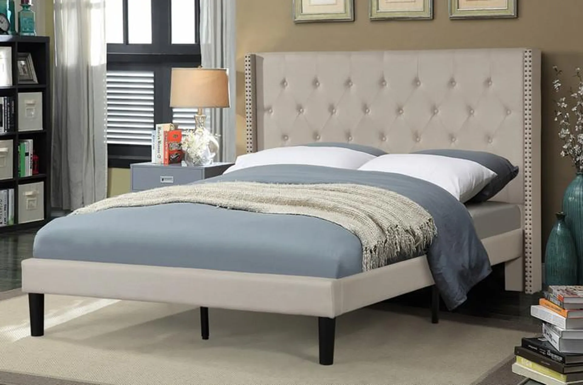 Leisa Upholstered Platform Bed