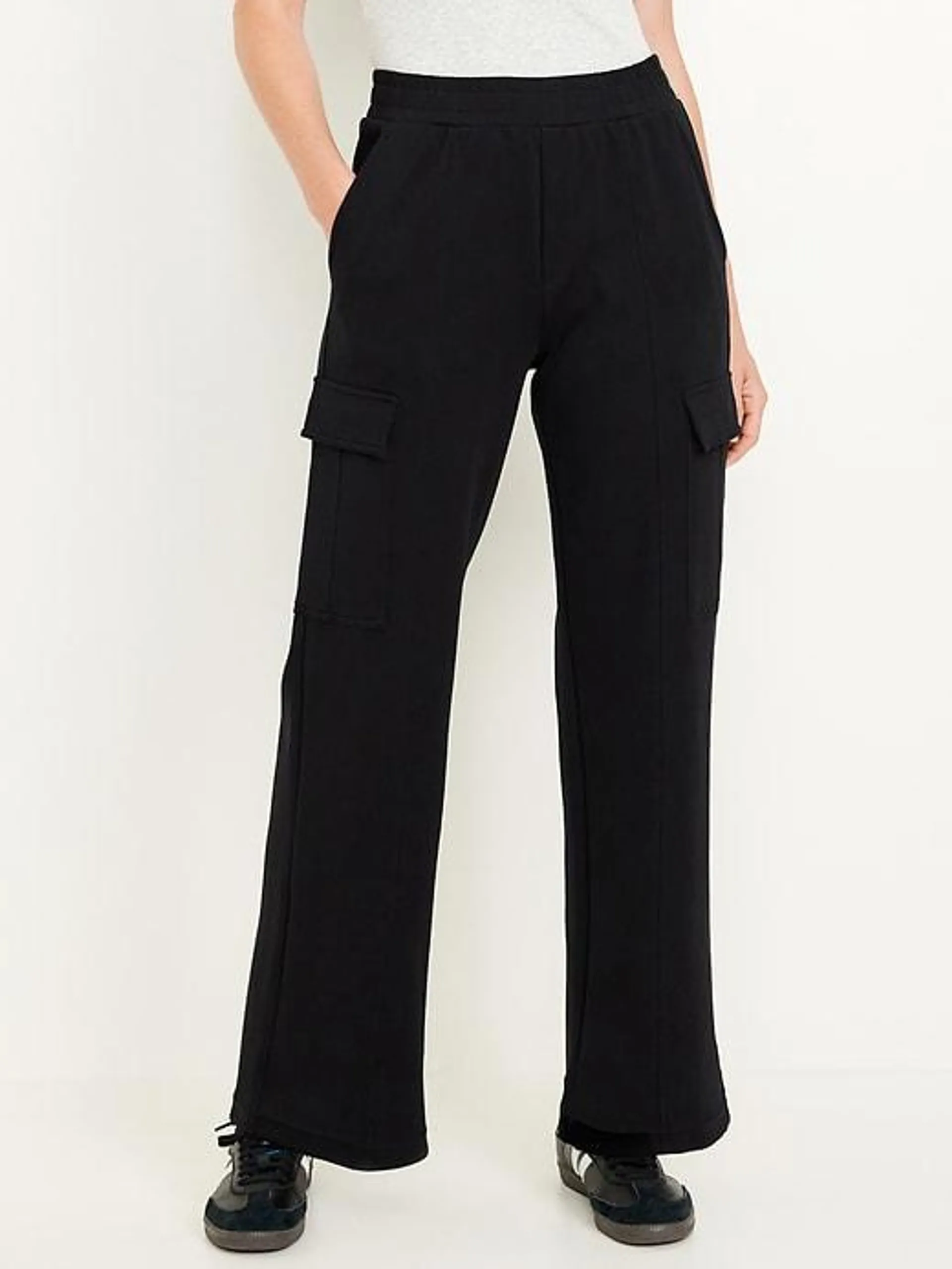 High-Waisted Dynamic Fleece Cargo Pants