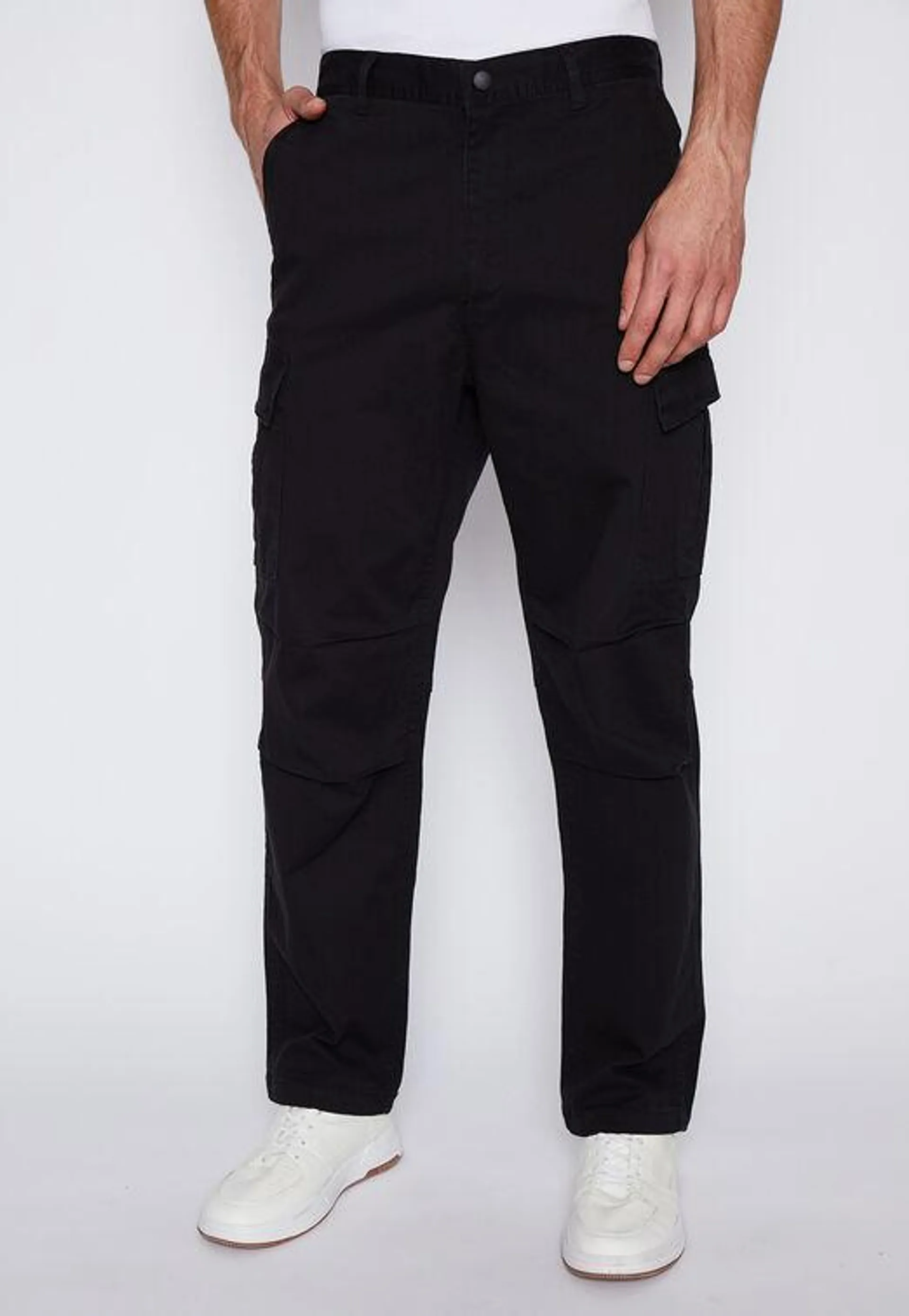 Pantalon Hombre Negro Parachute Cargo Family Shop