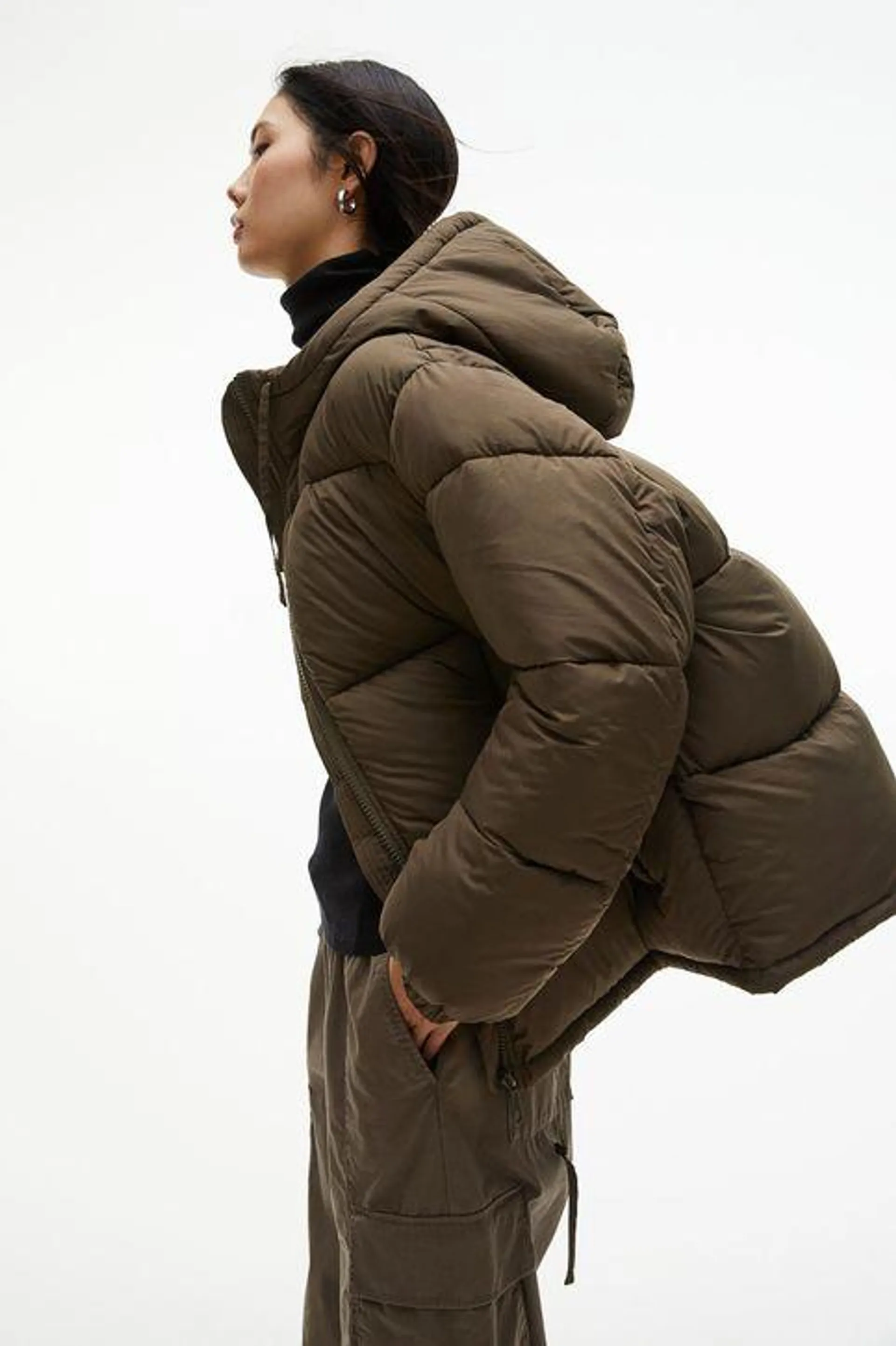 Parka puffy con capucha