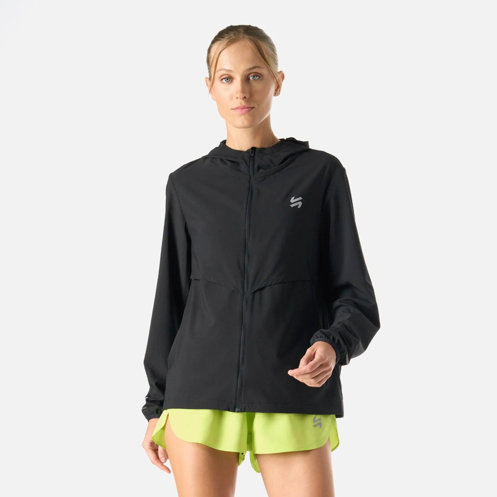 Chaqueta Mujer Built To Move Pro Windbreaker Jacket Negro Vulcano