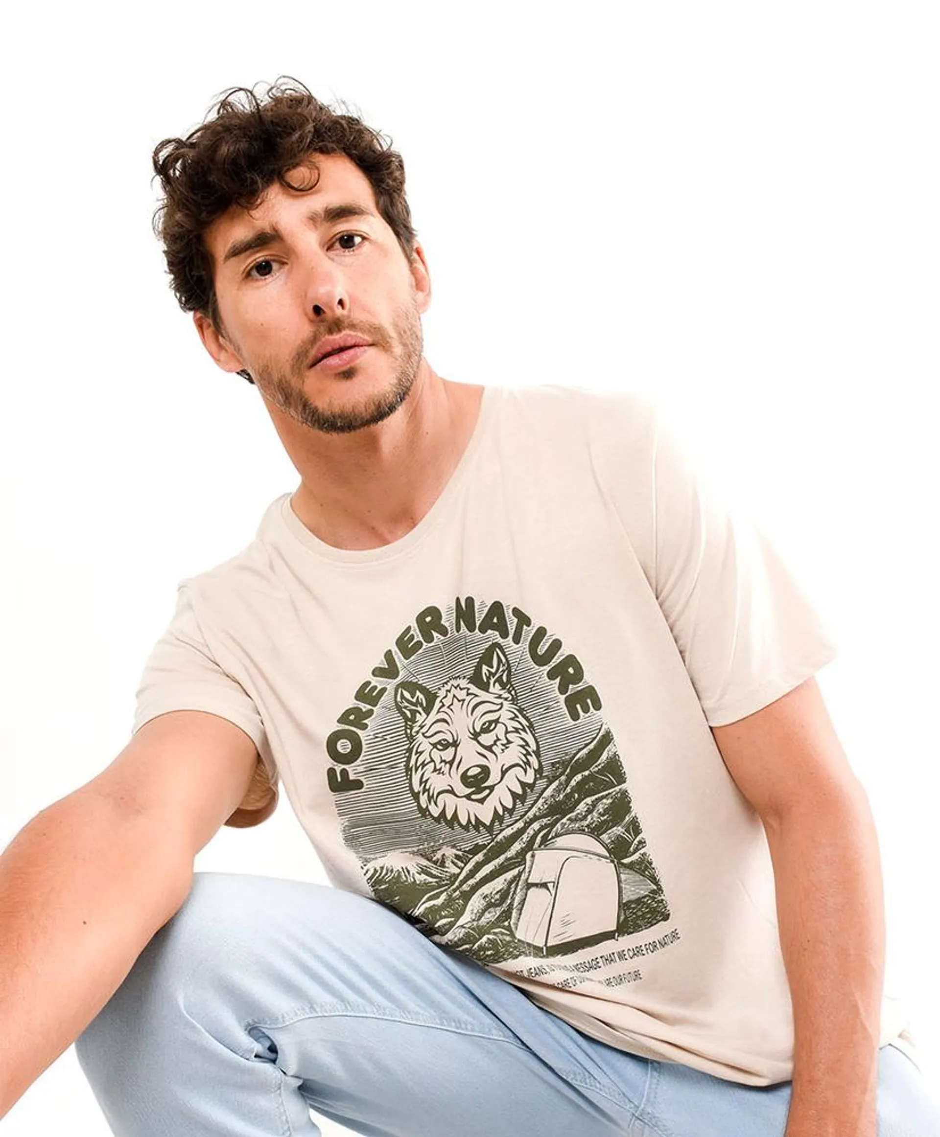 Polera hombre estampado lobo