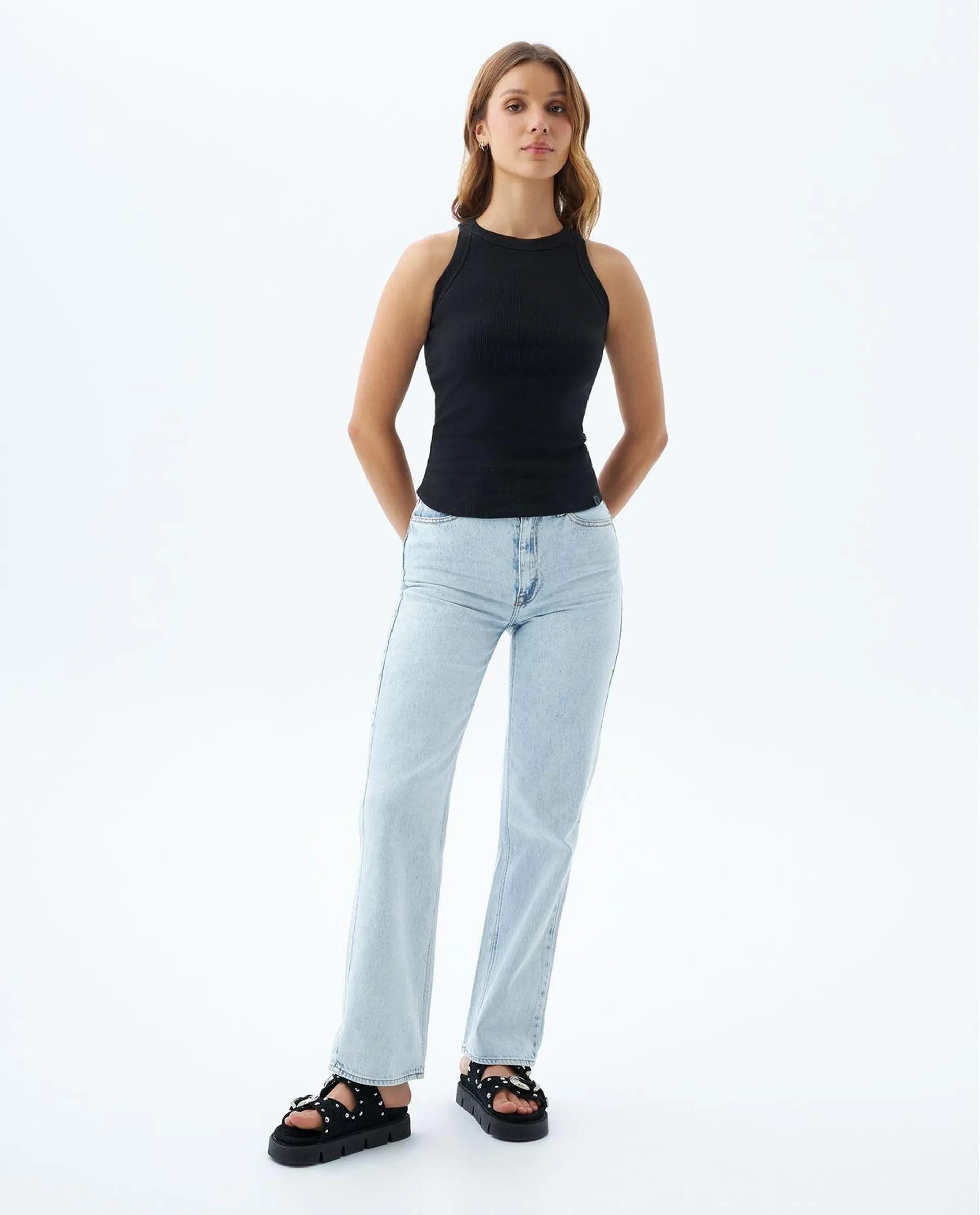 Jean Straight fit tono claro para mujer