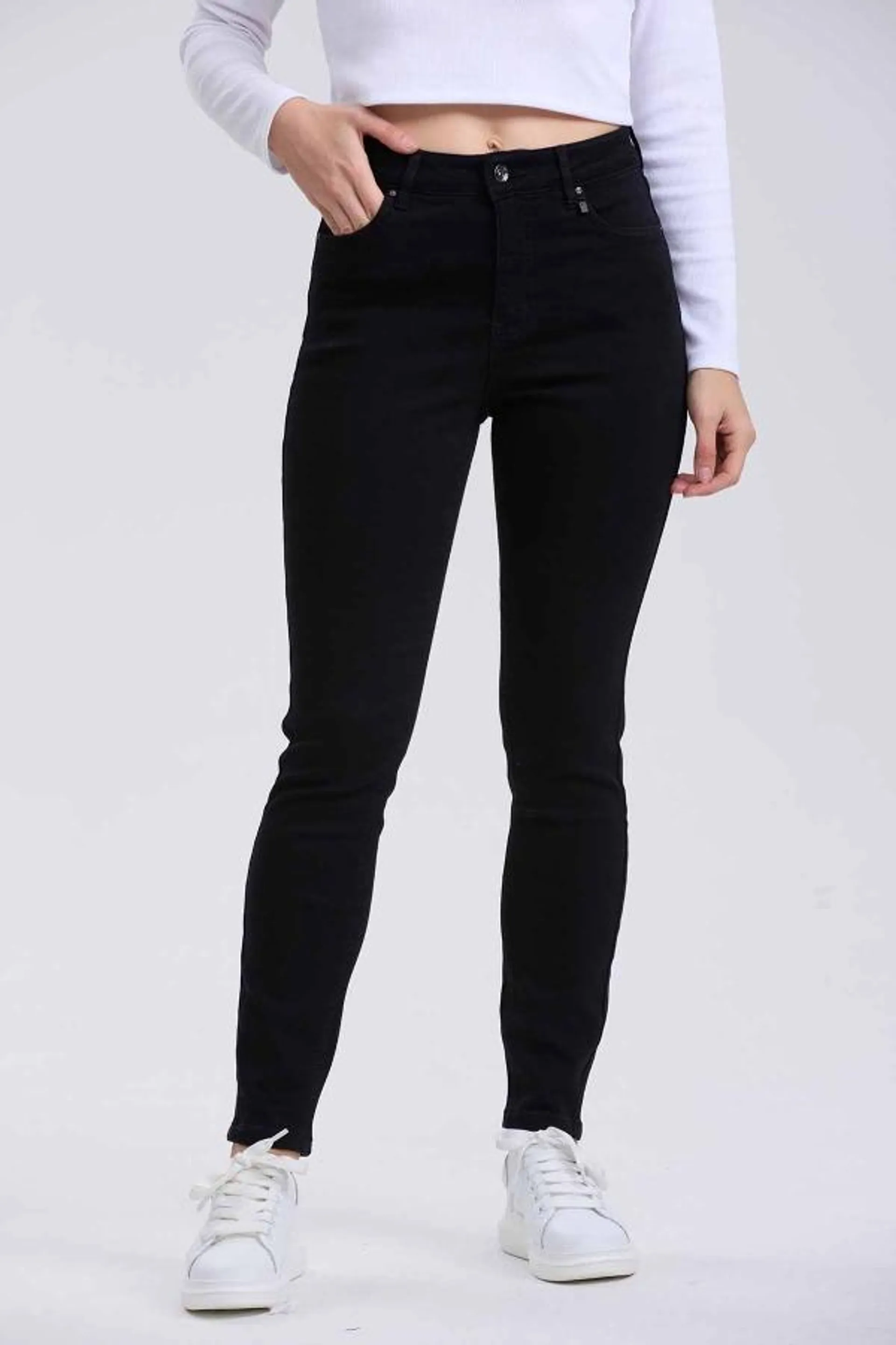 Jeans mujer skinny con polar negro