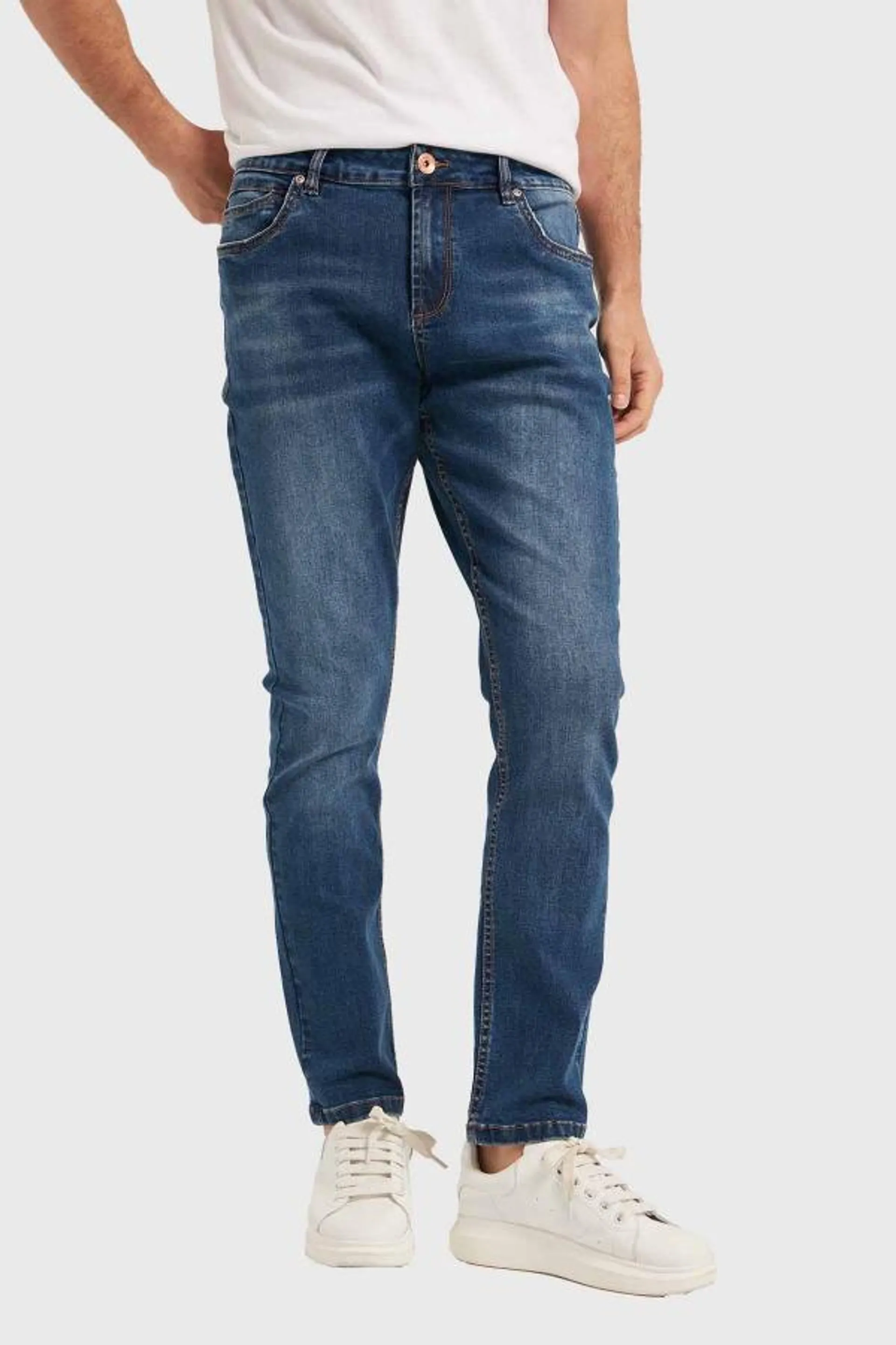 Jeans hombre focalizado azul