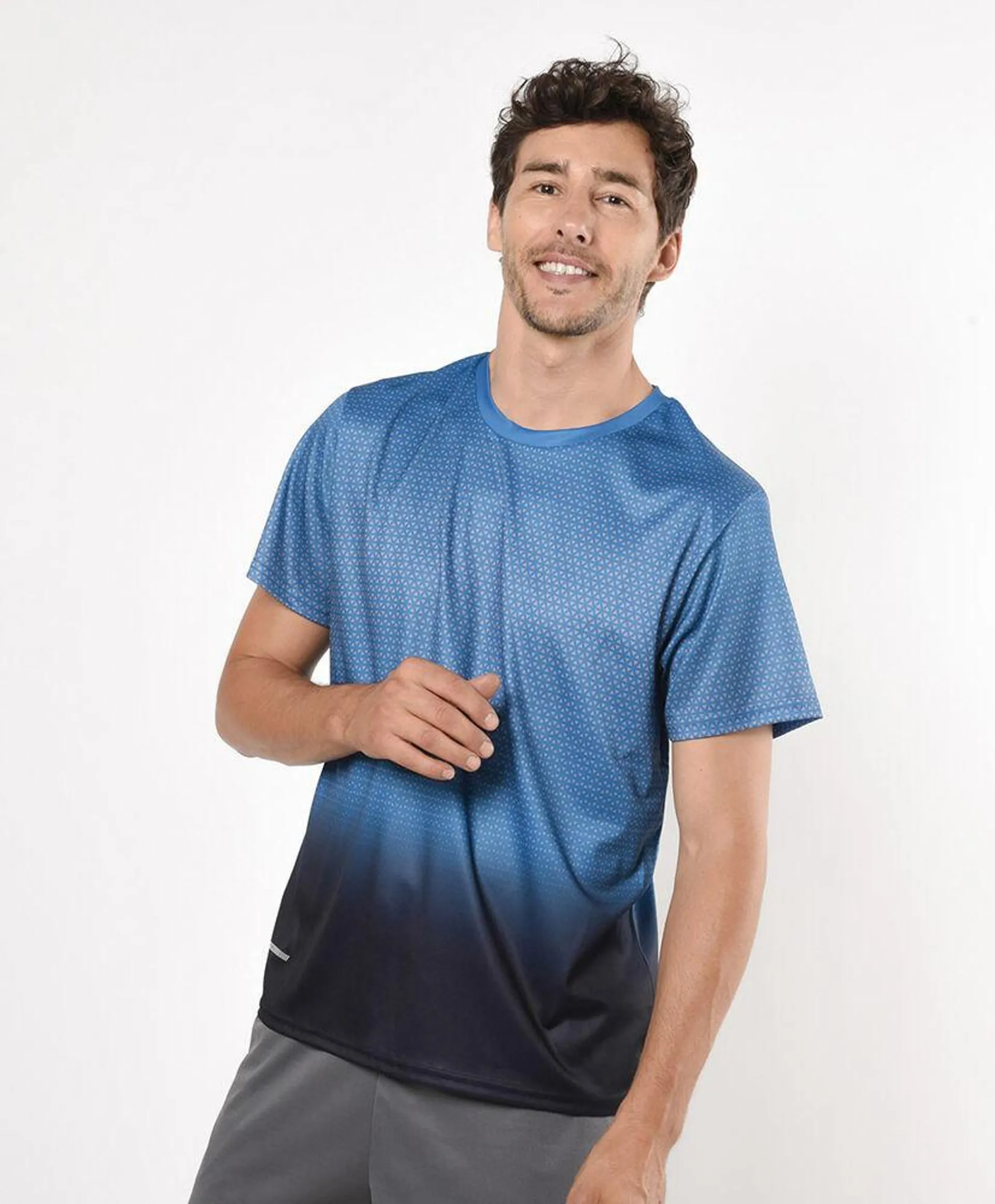 Polera deportiva hombre degradé