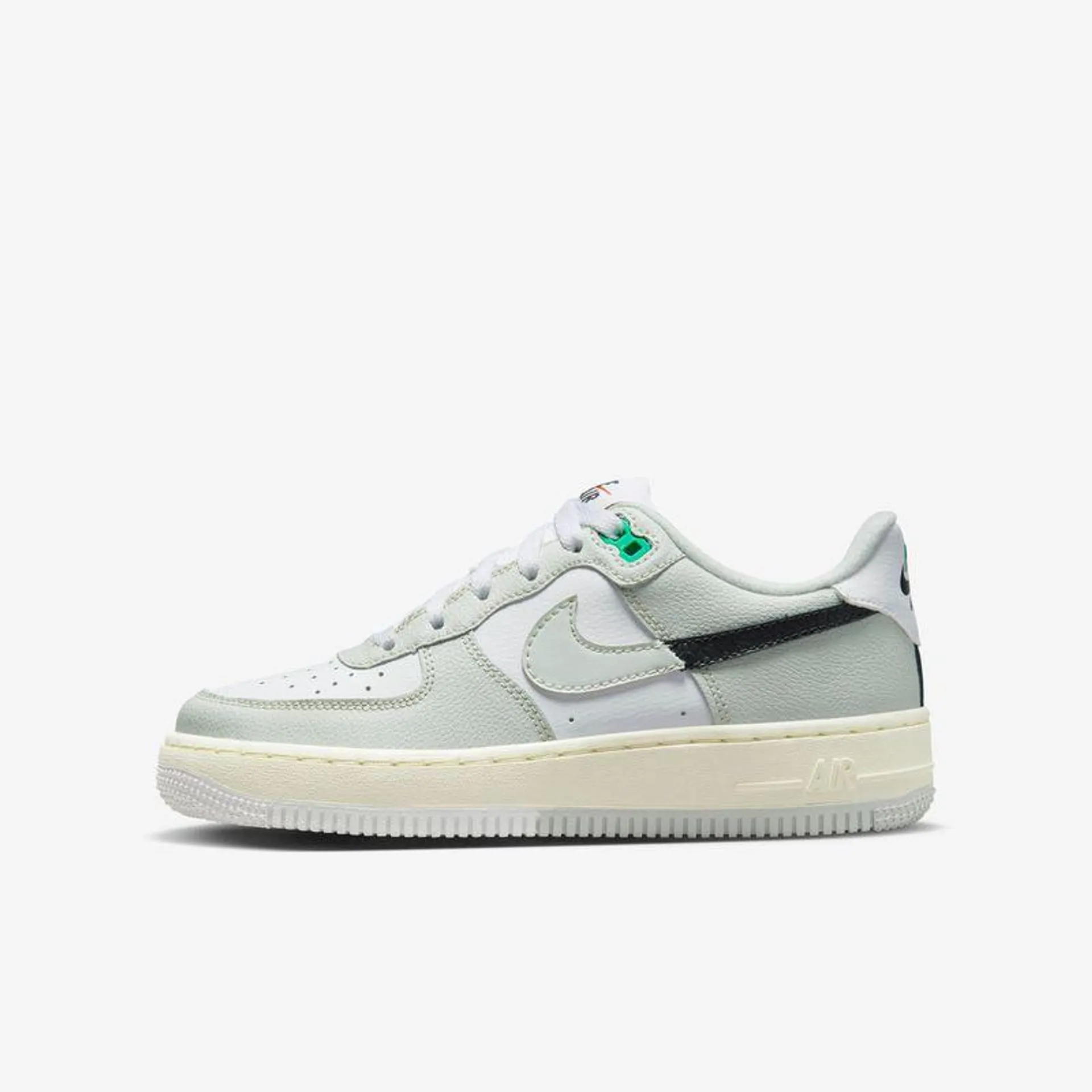 Nike Air Force 1 LV8 2