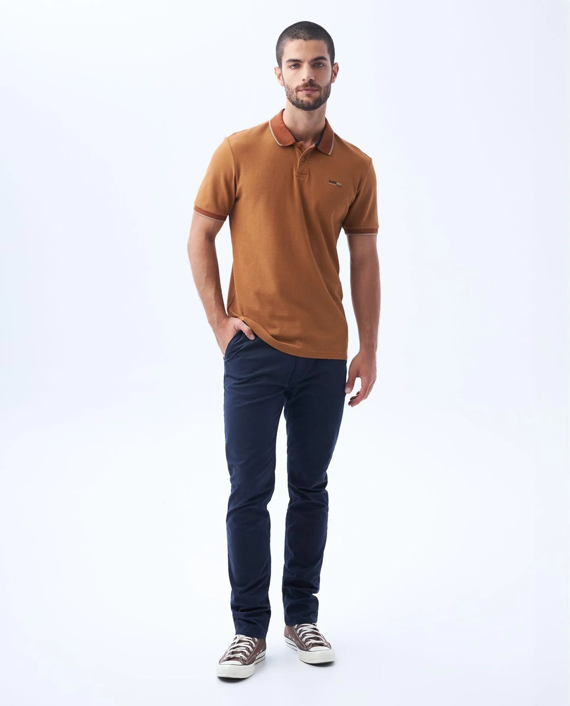 Polo con líneas al contraste para hombre