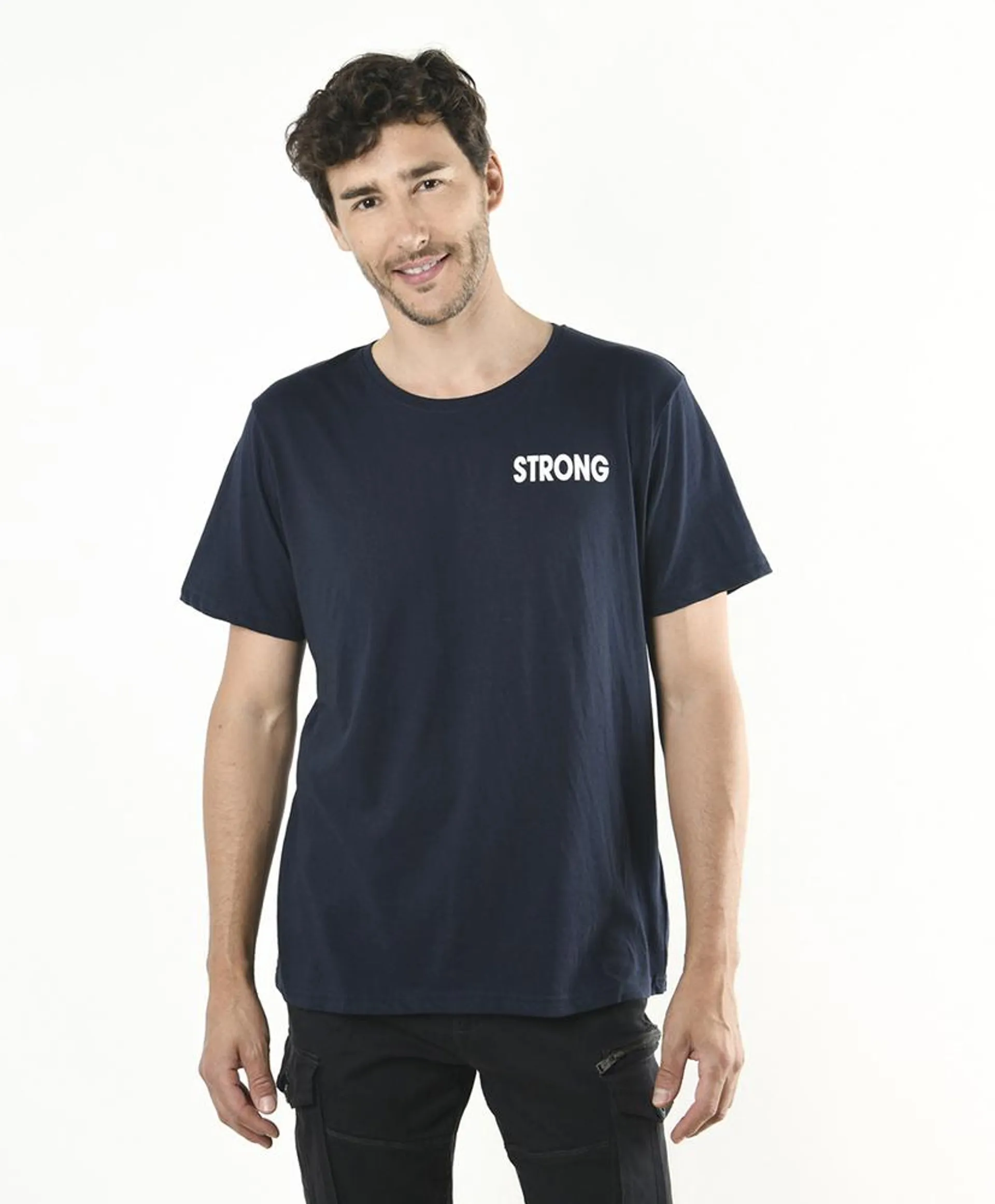 Polera hombre doble estampado strong