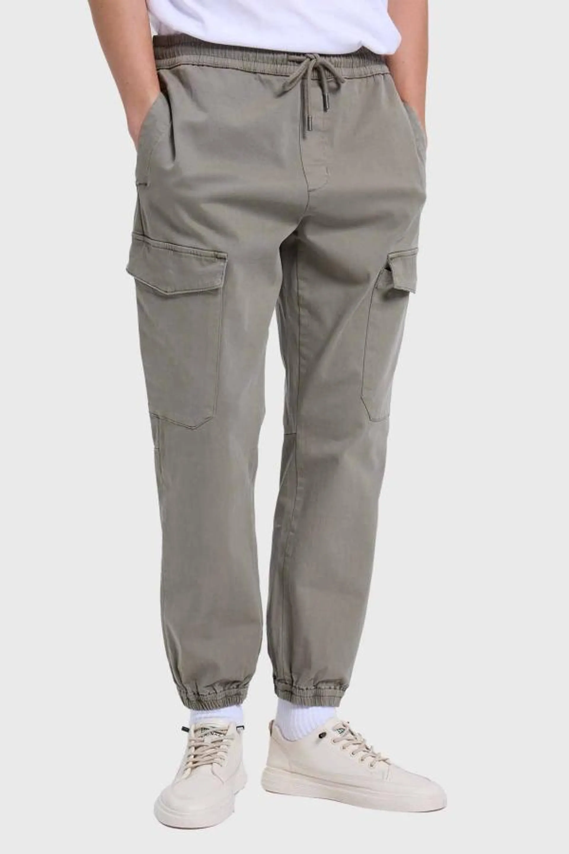 PantalÓn hombre cargo gabardina verde militar