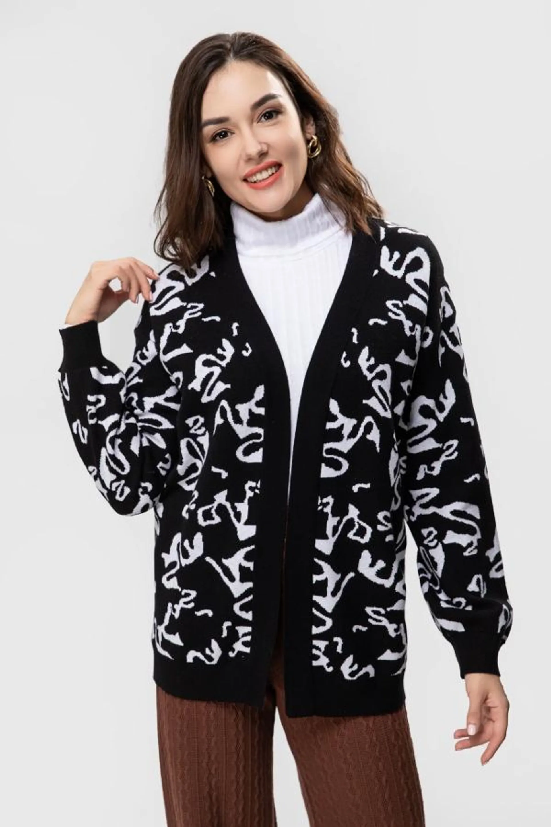 Sweater cardigan full rapport negro / blanco