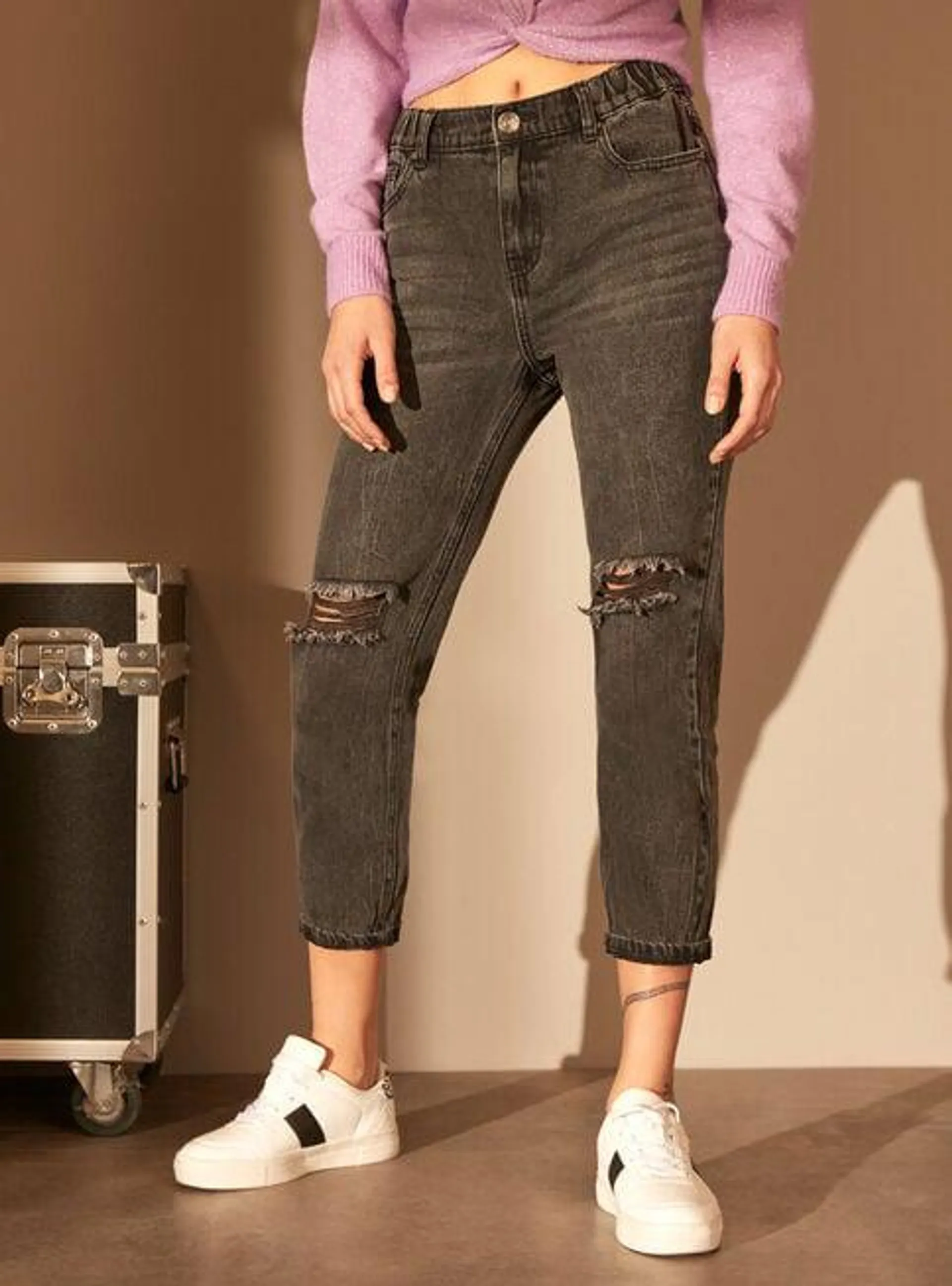 Jeans Moda Mom Roturas