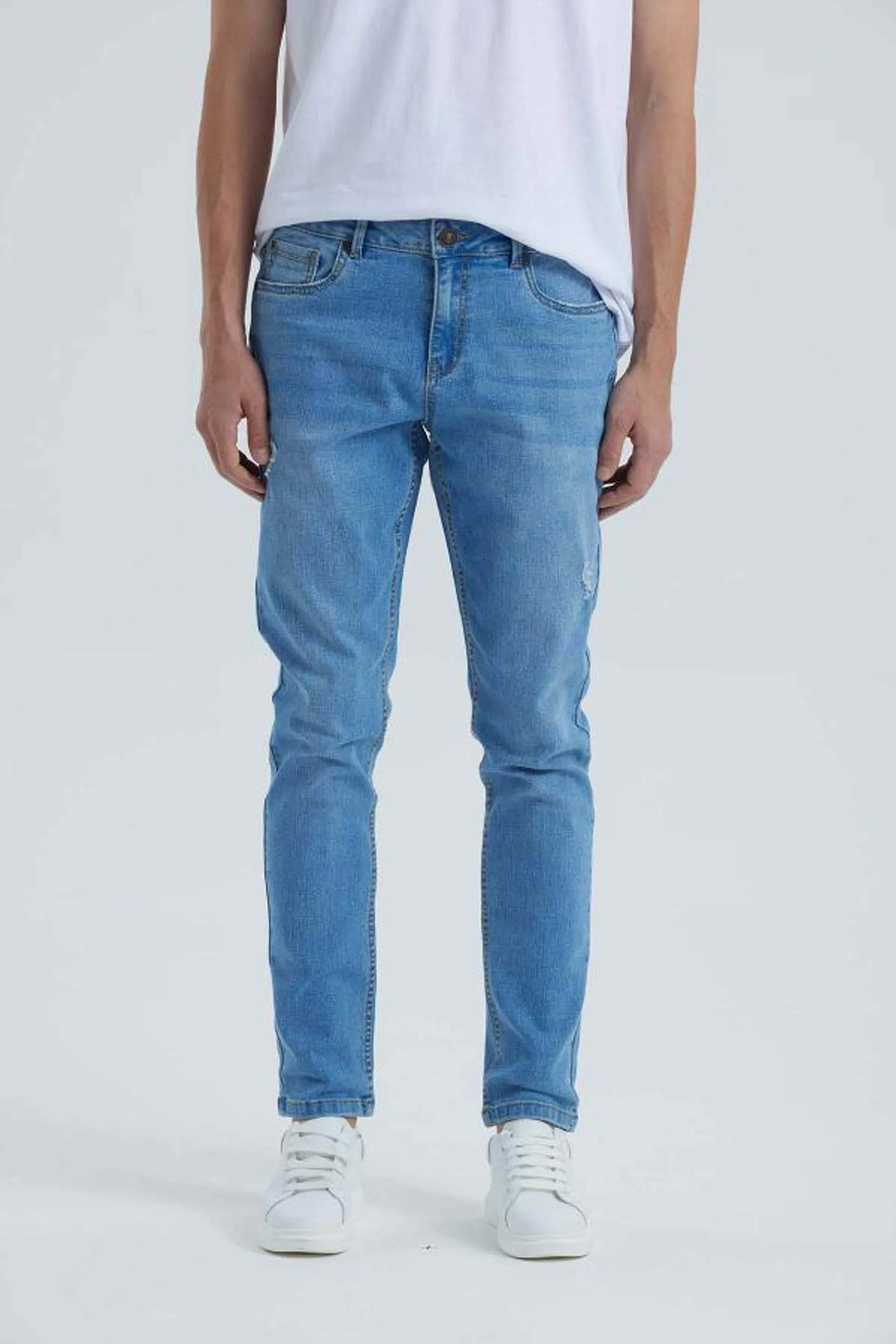 Jeans hombre slim lavado azul