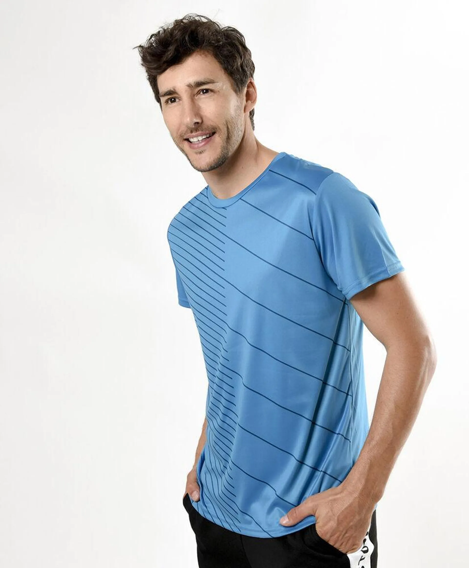 Polera deportiva hombre líneas diagonales