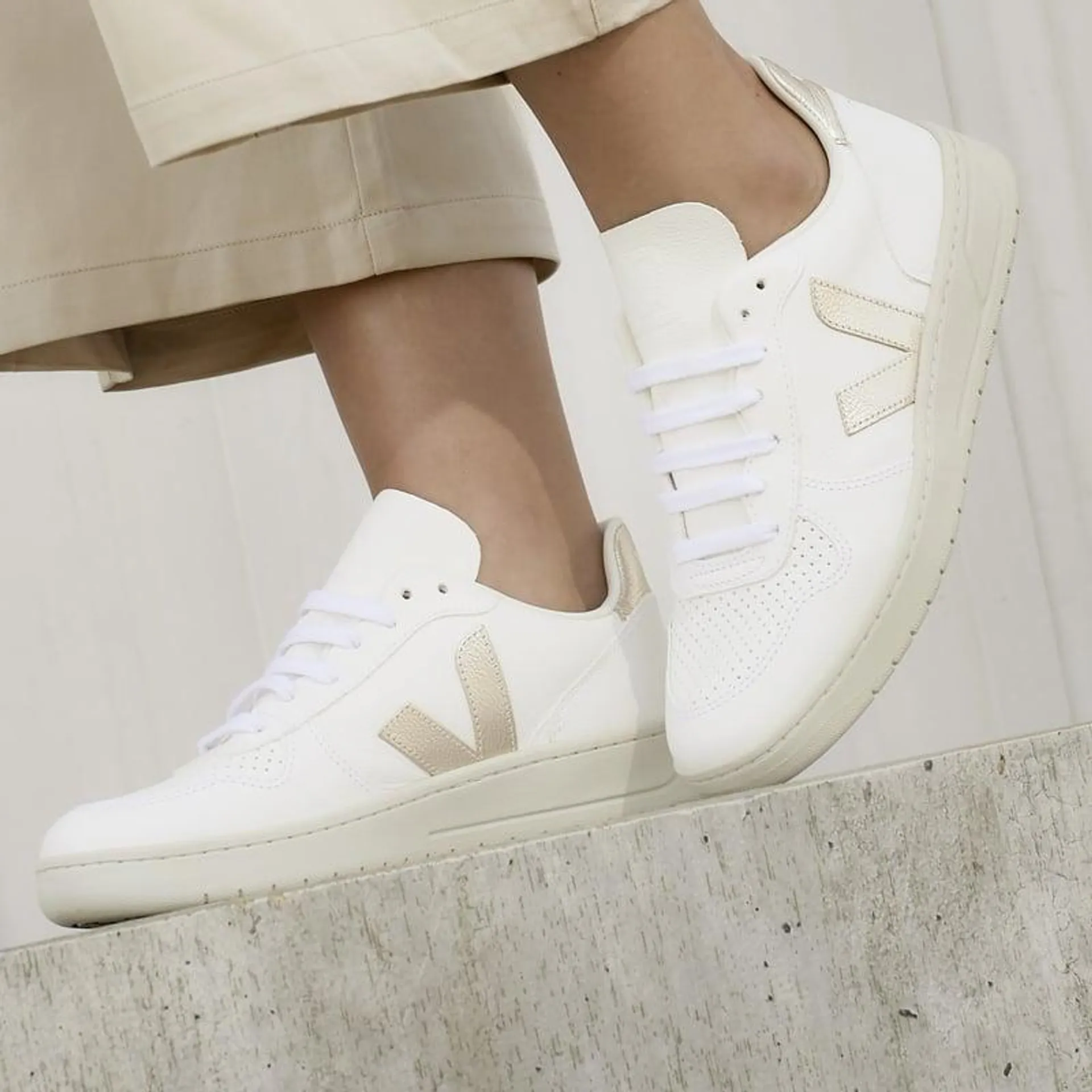 V-10 Zapatilla Urbana Mujer Cuero Blanco Veja