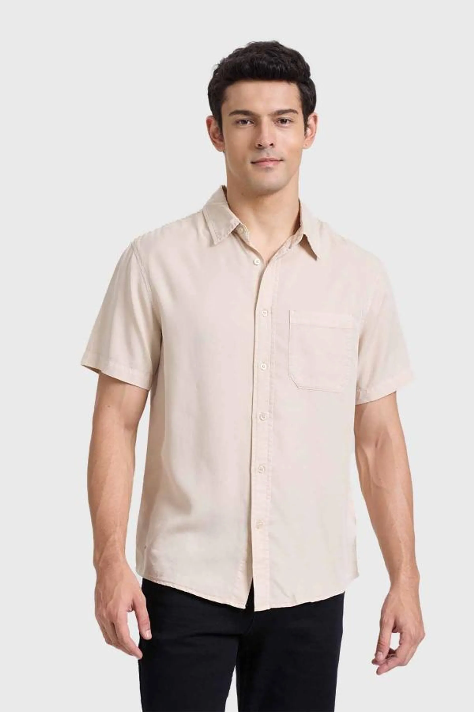 Camisa hombre con bolsillo beige