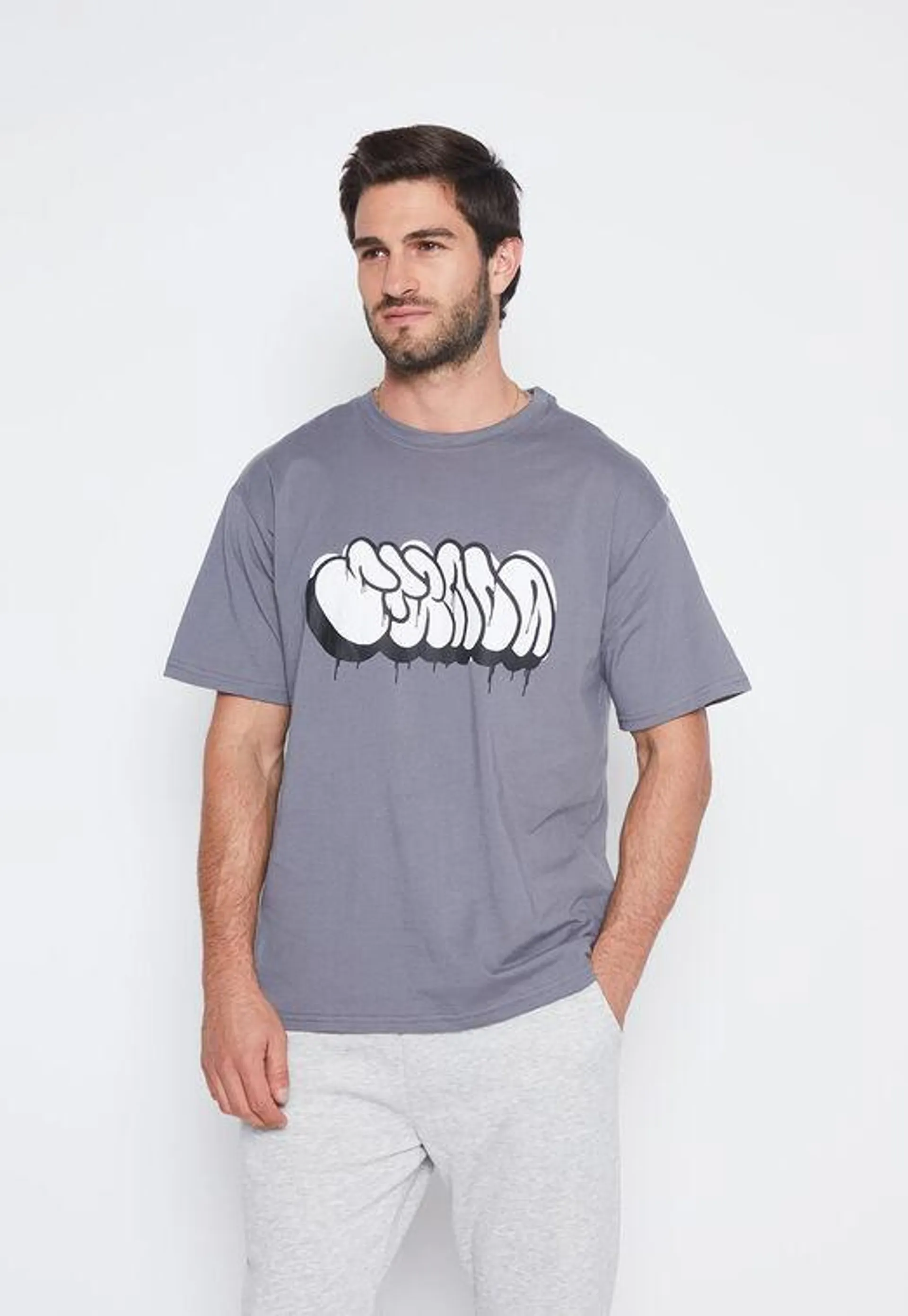 Polera Hombre Gris Grafifiti Relax Family Shop