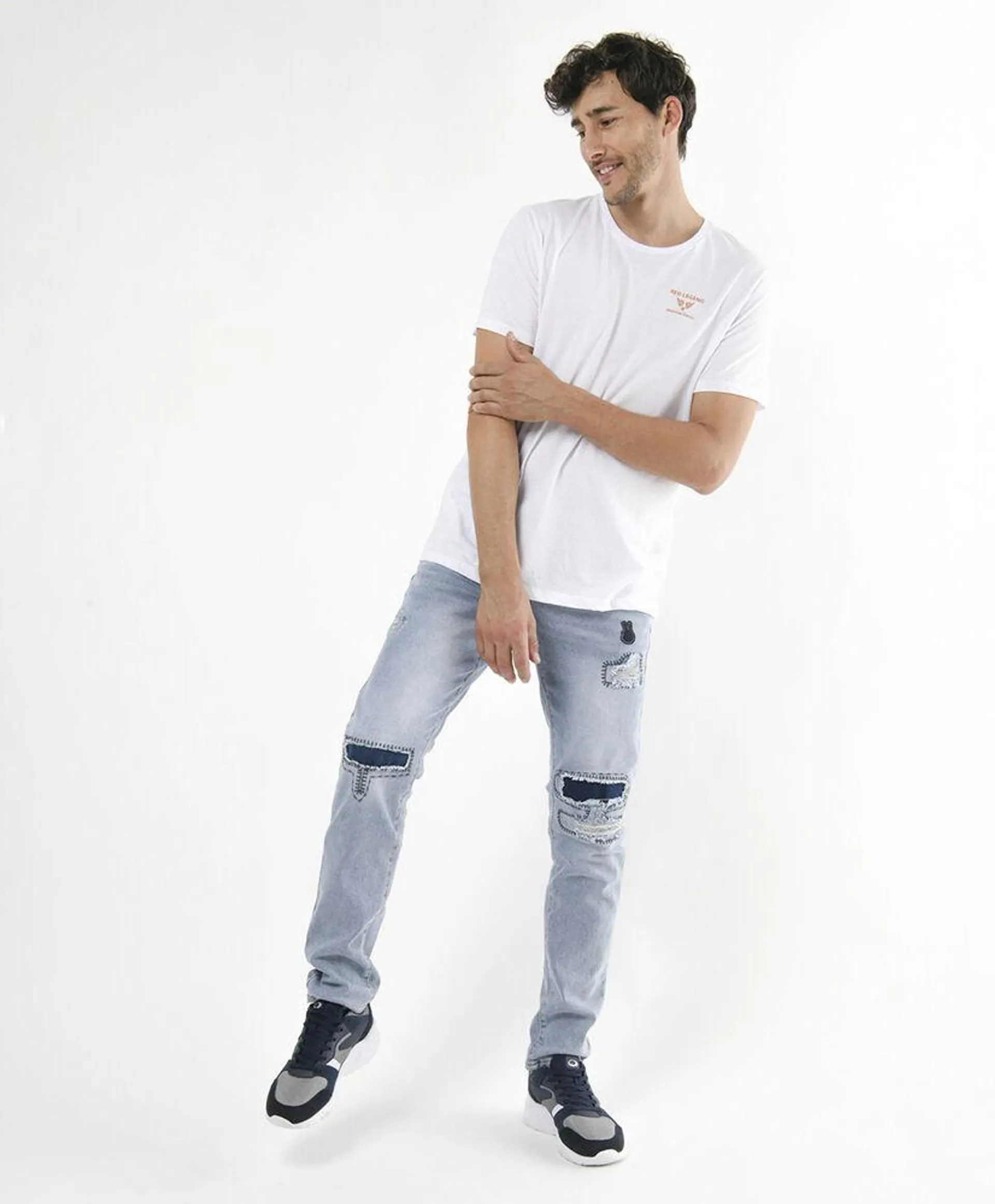 Jeans hombre parches y bordados skinny fit