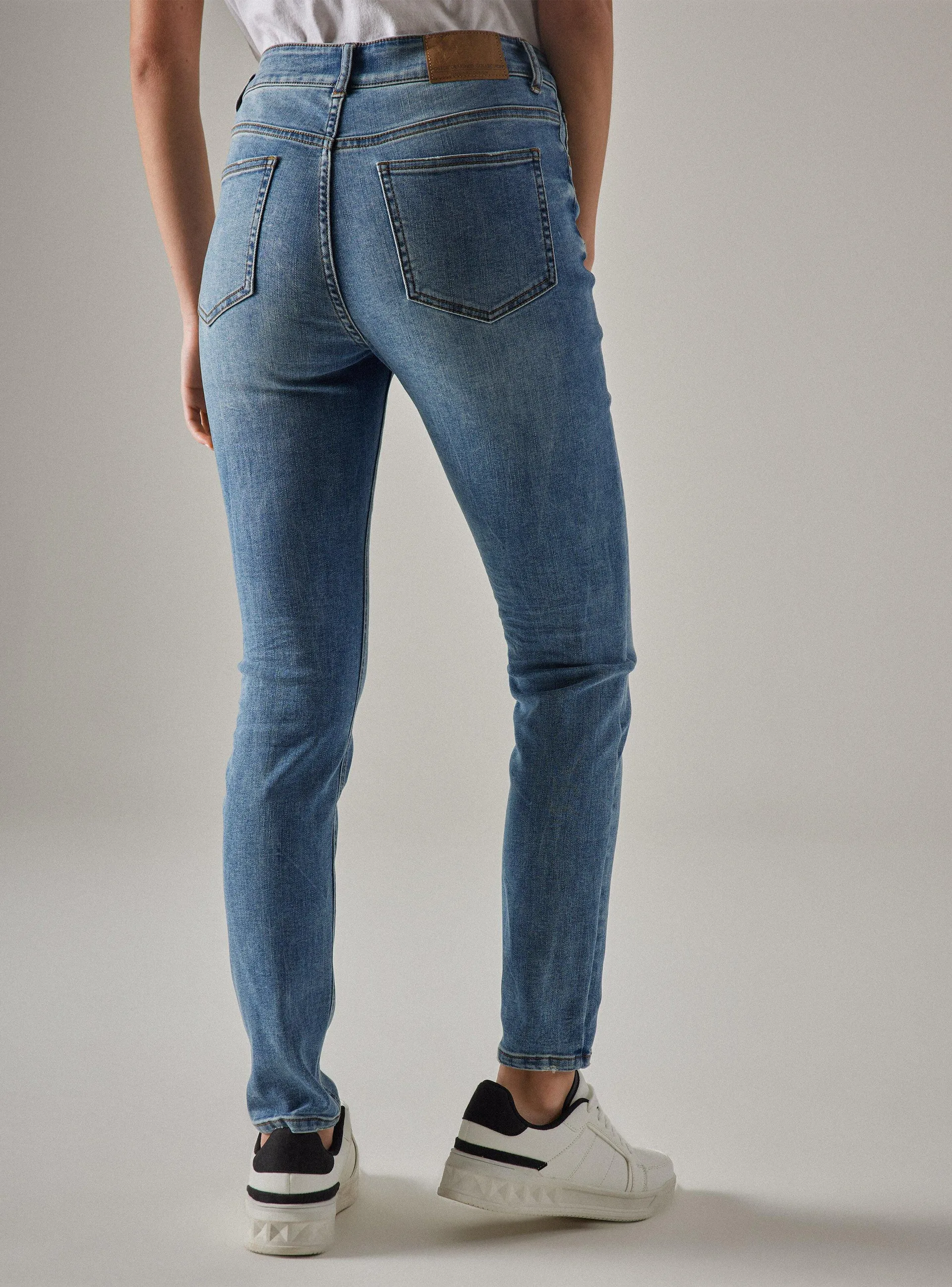 Jeans Básico 5 Bolsillos Skinny