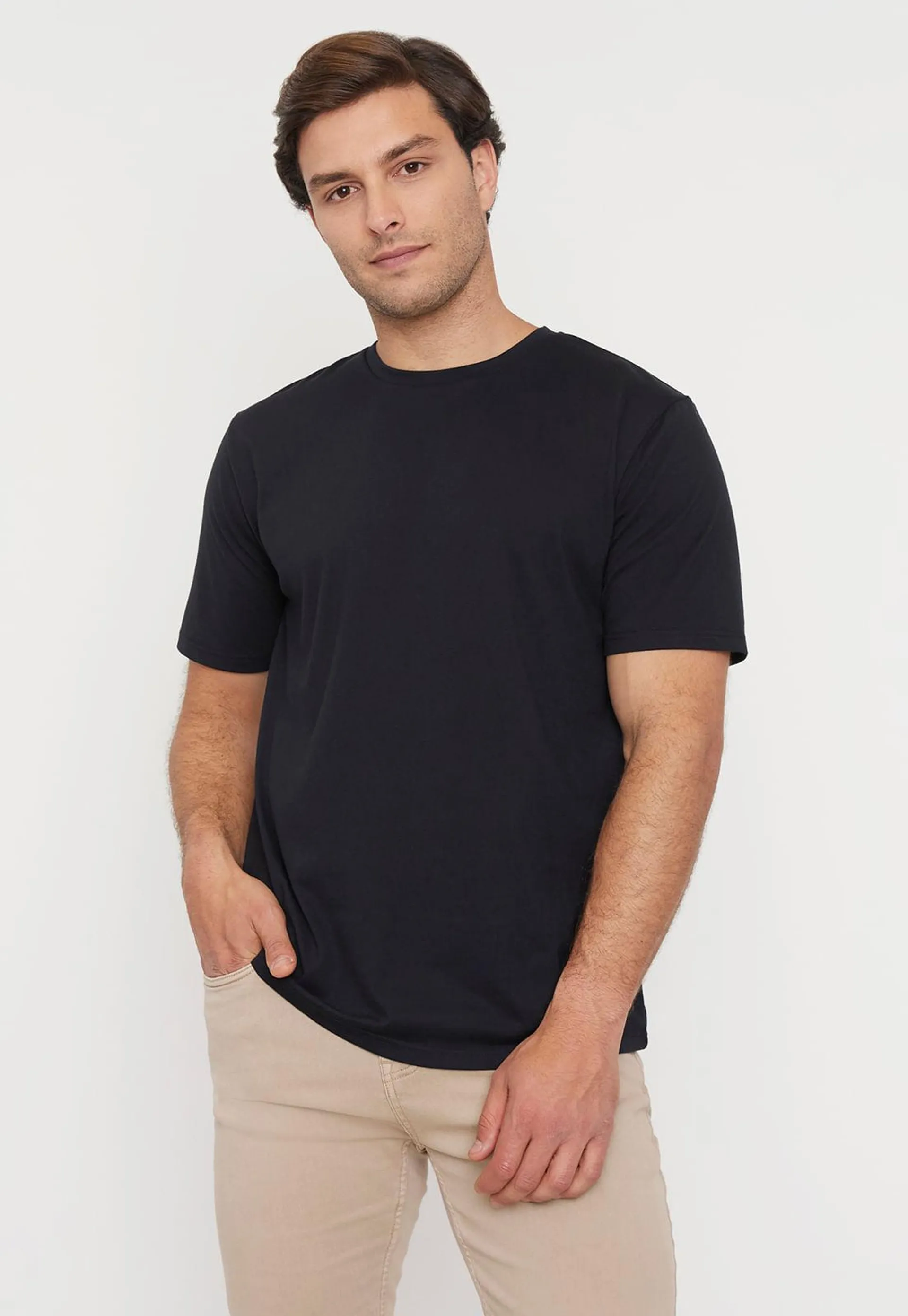 Polera Hombre Esencial R-Neck Negro