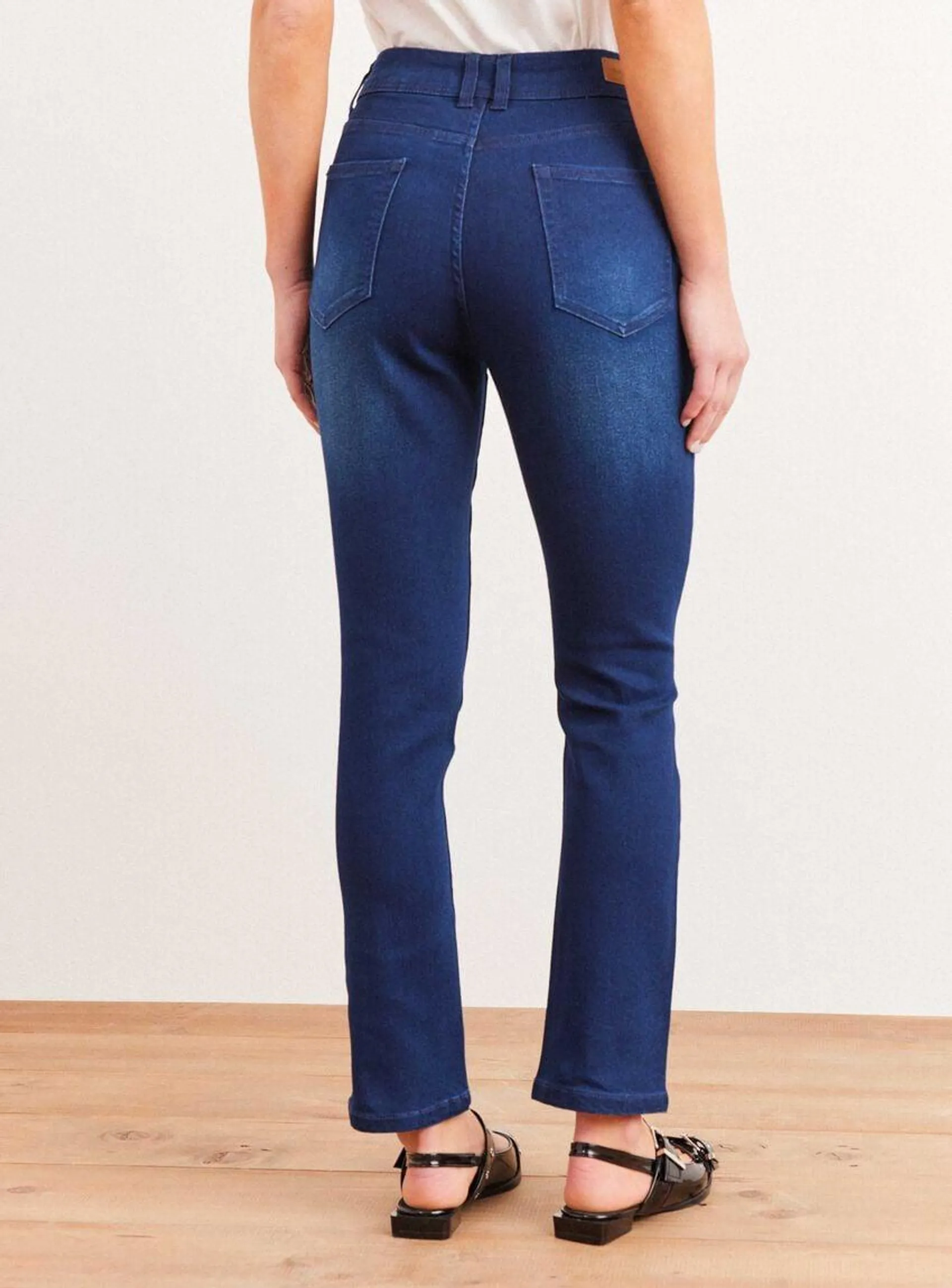 Jeans Calce Regular 2 Botones