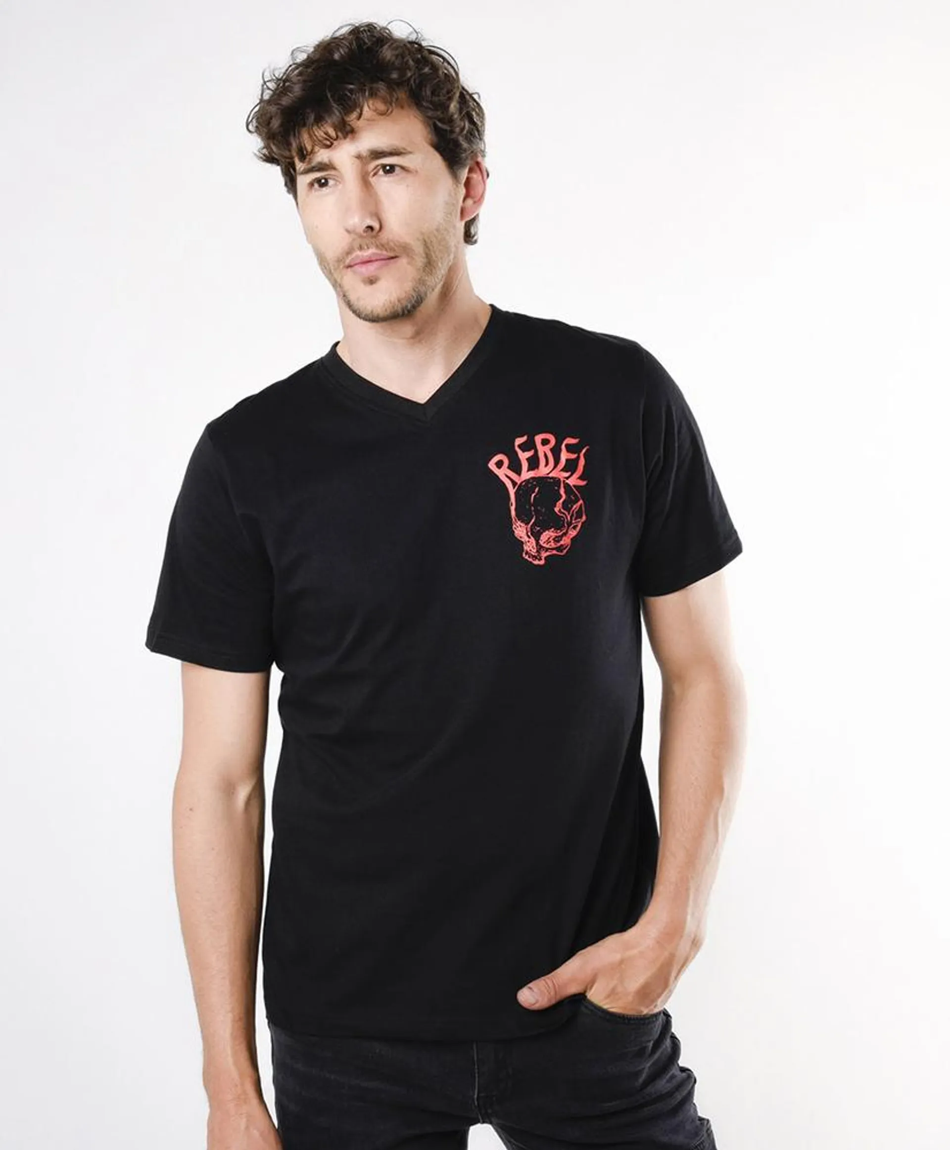 Polera hombre doble estampado rebel