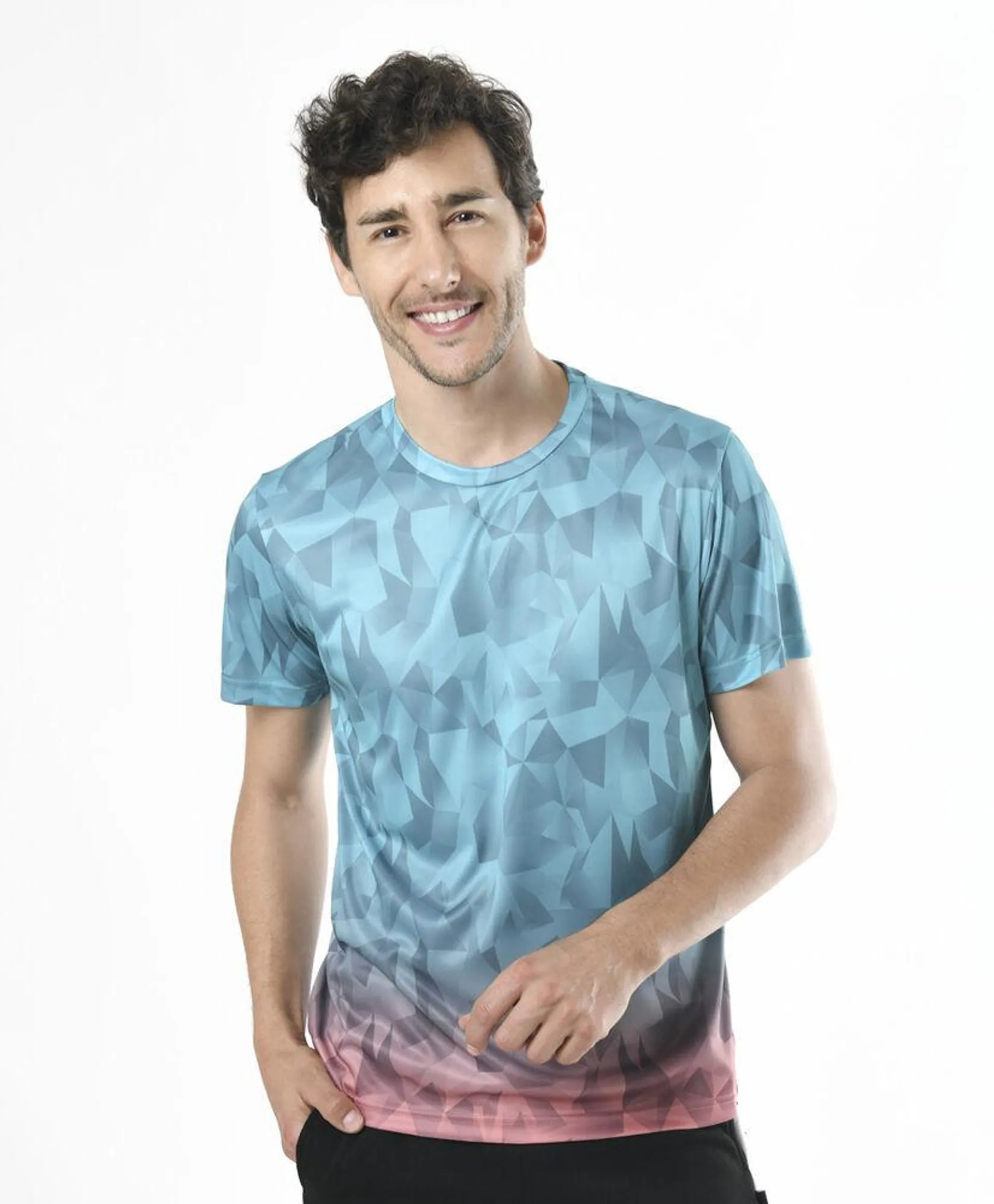 Polera deportiva hombre figuras degradé