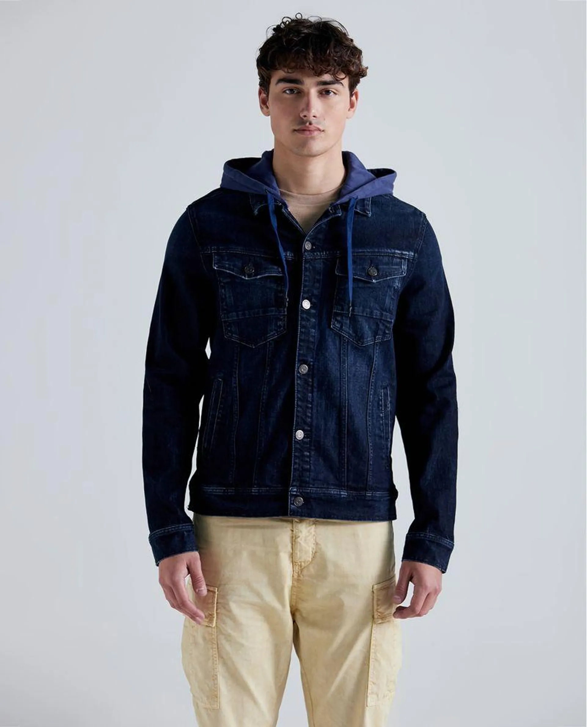 Chaqueta en denim con bolsillos para hombre