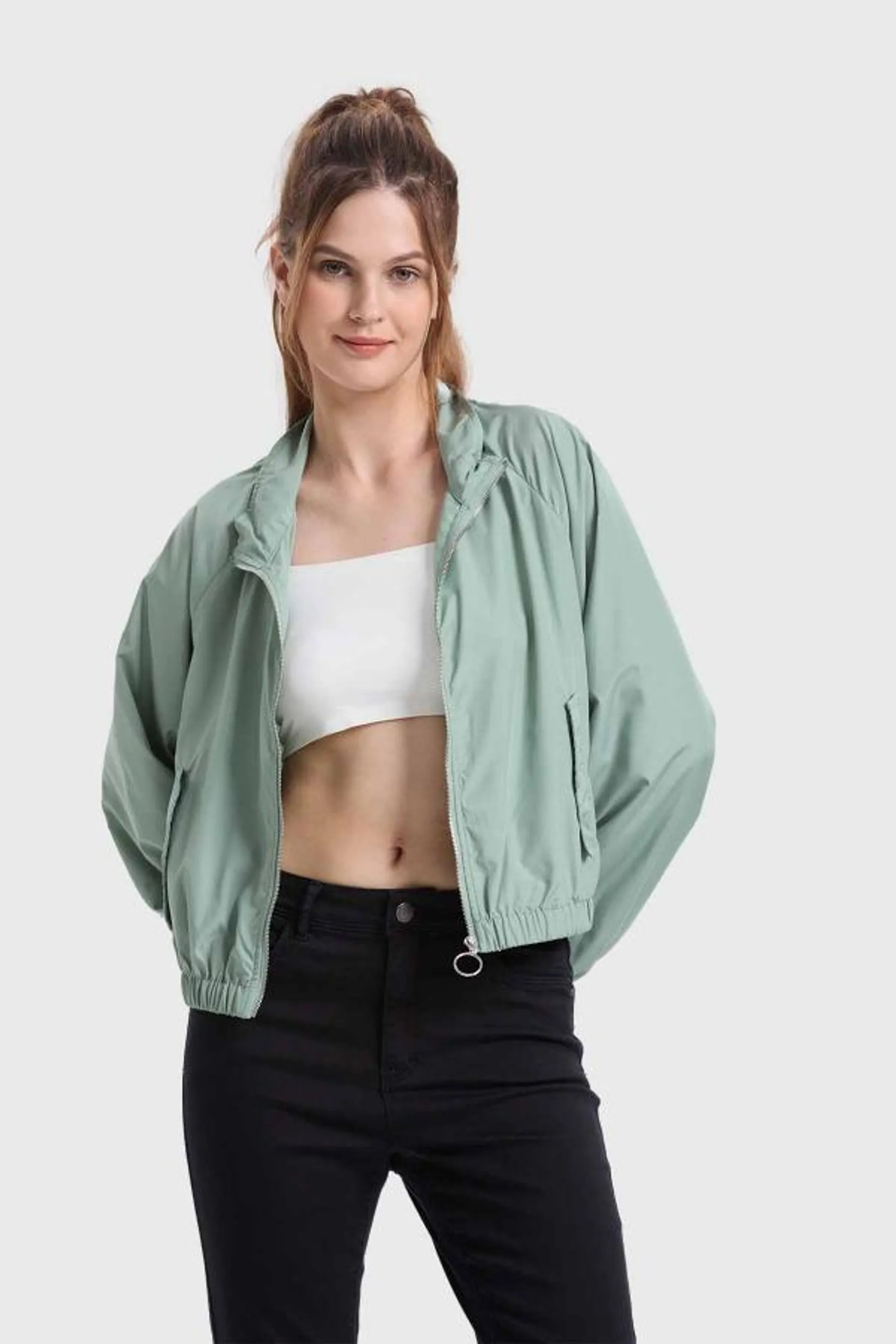 Chaqueta mujer cortaviento verde olivo claro