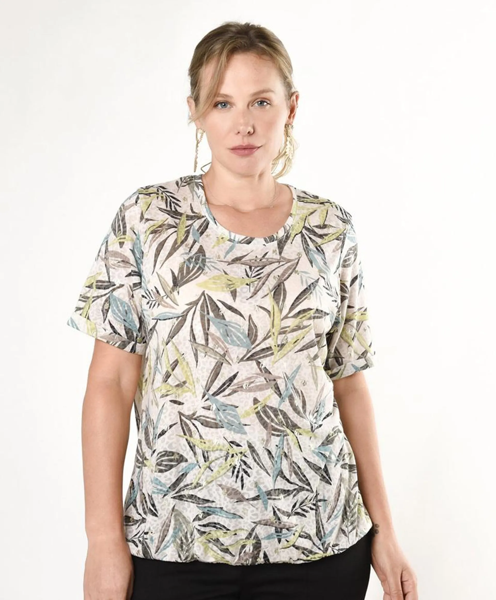 Polera mujer estampada ramas