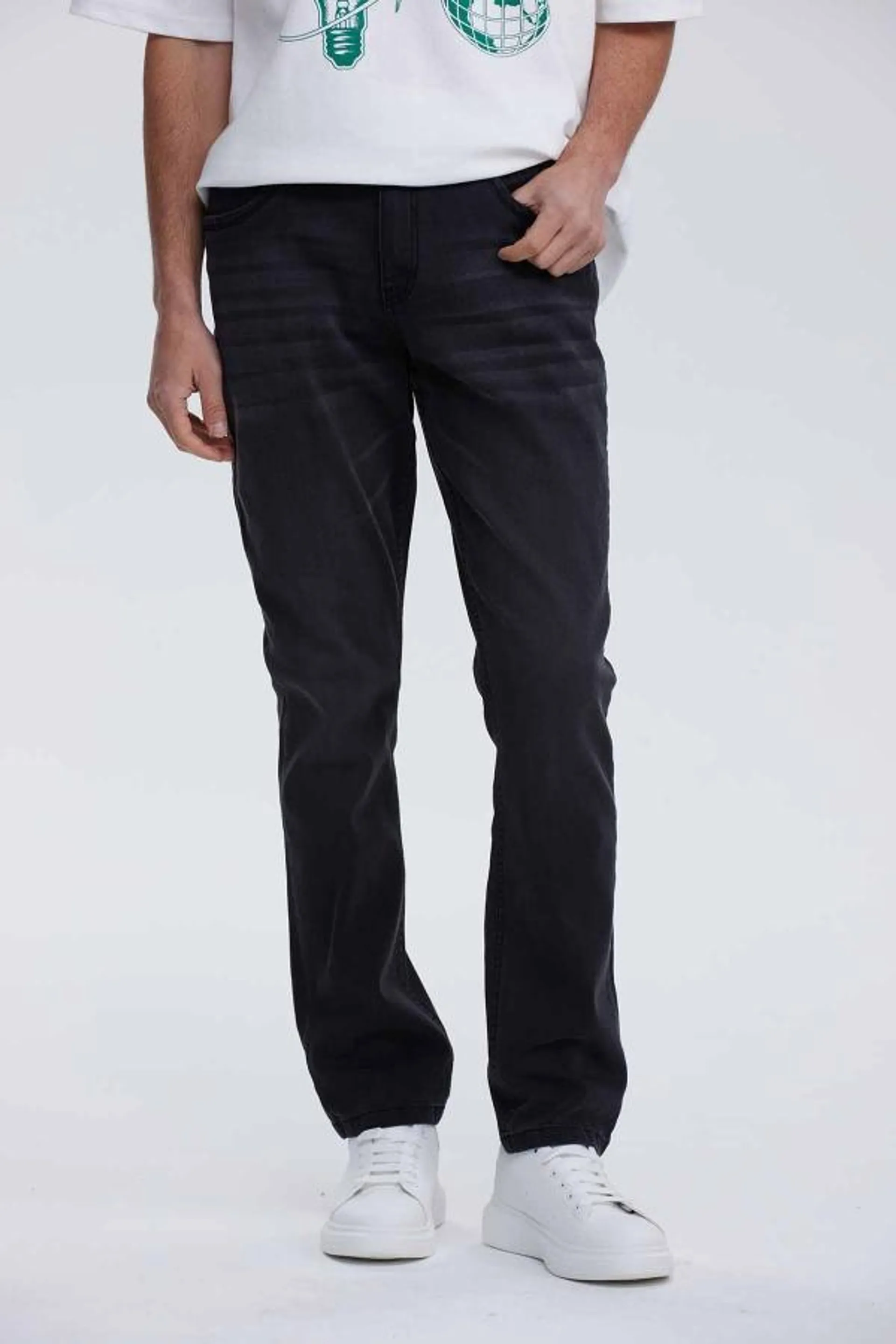 Jeans hombre slim 701 negro