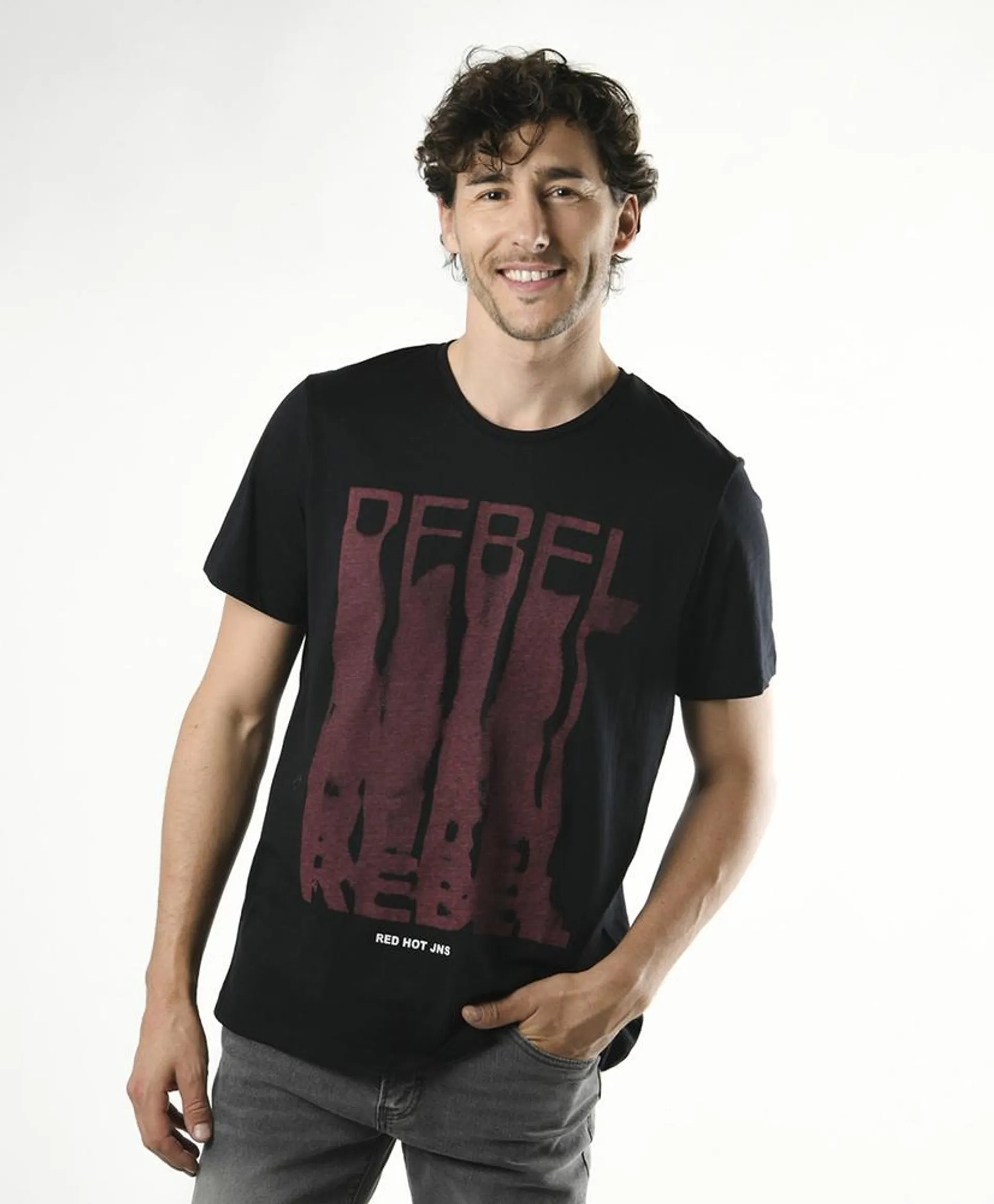 Polera hombre estampada rebel