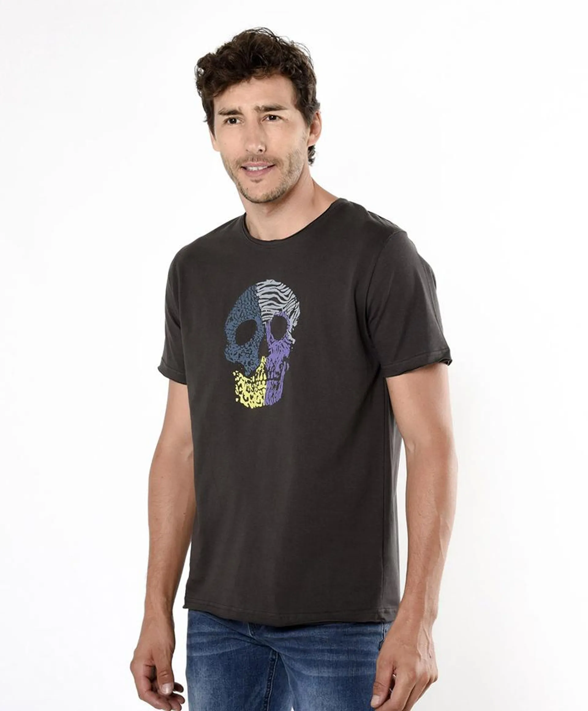 Polera hombre estampado calavera