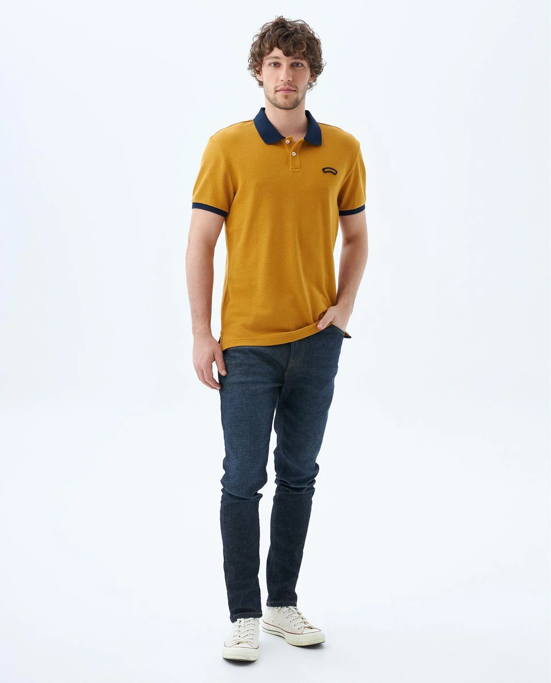 Polo con detalles al contraste para hombre