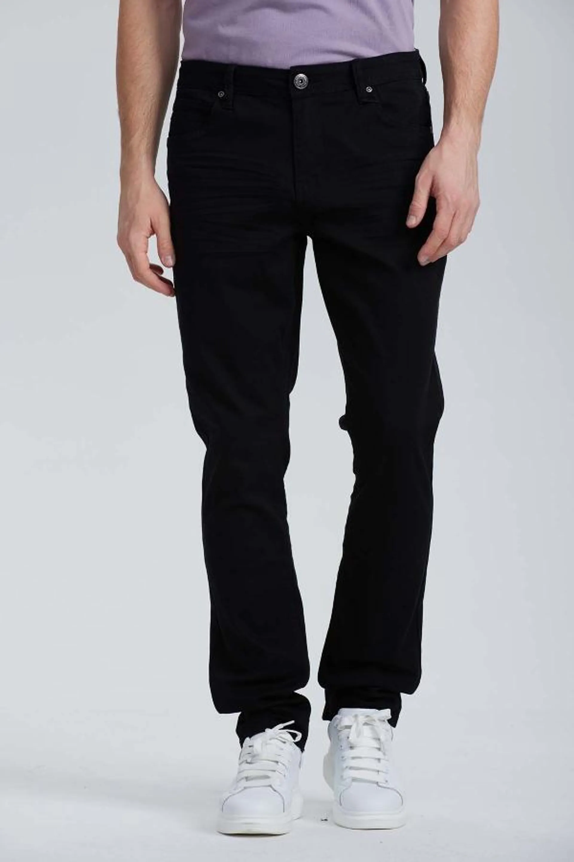 Jeans hombre slim color negro