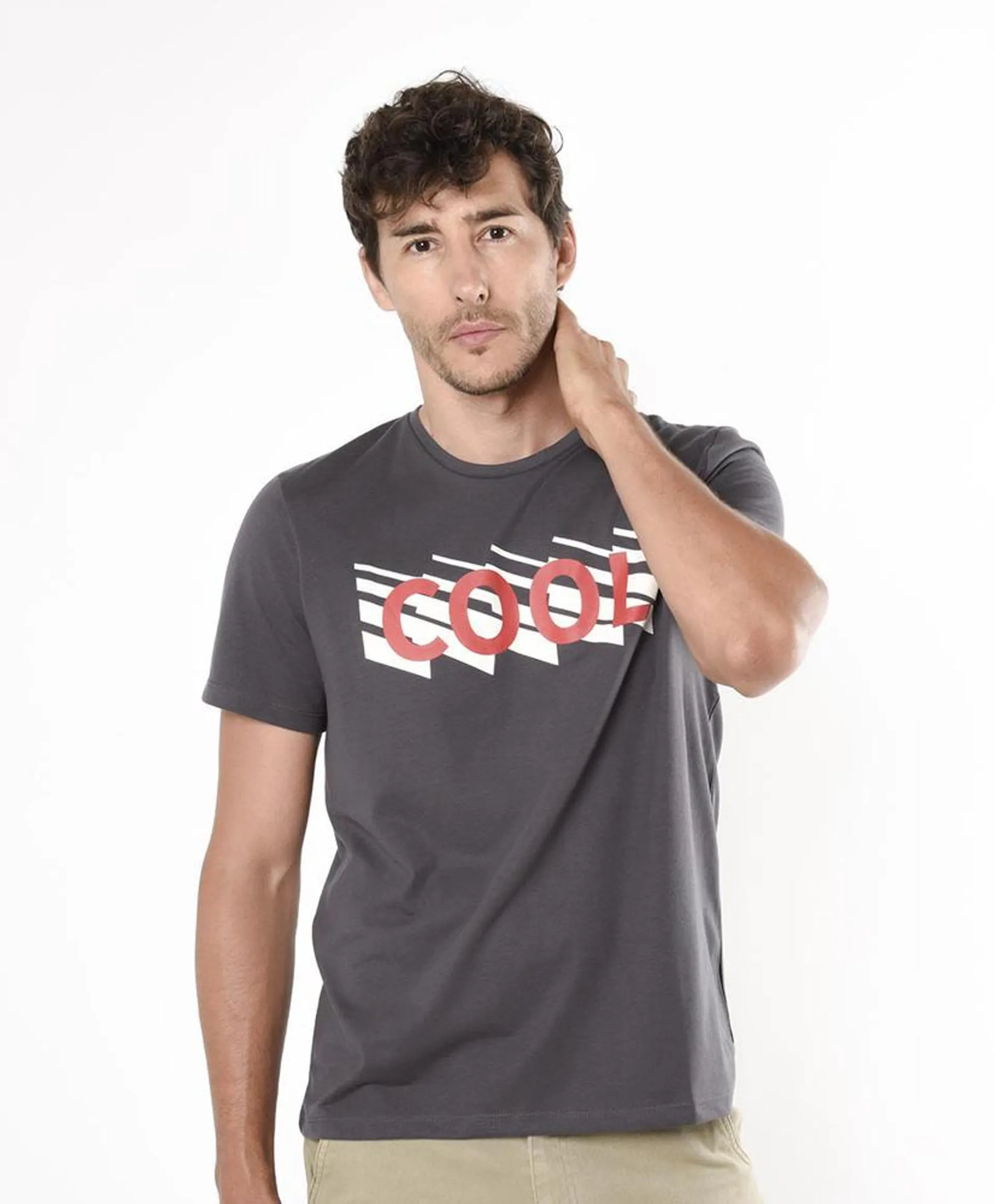 Polera hombre estampado cool