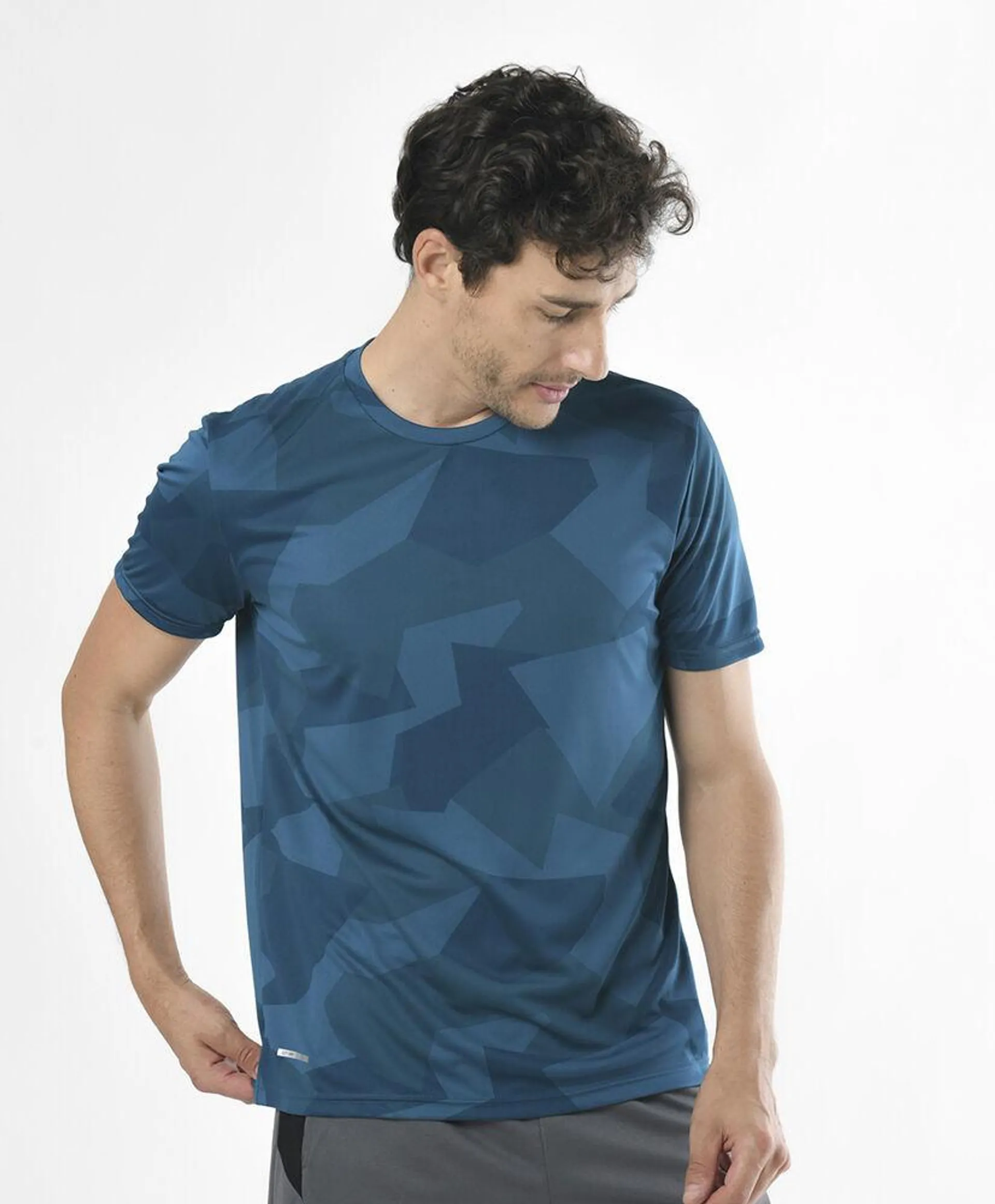 Polera deportiva hombre formas