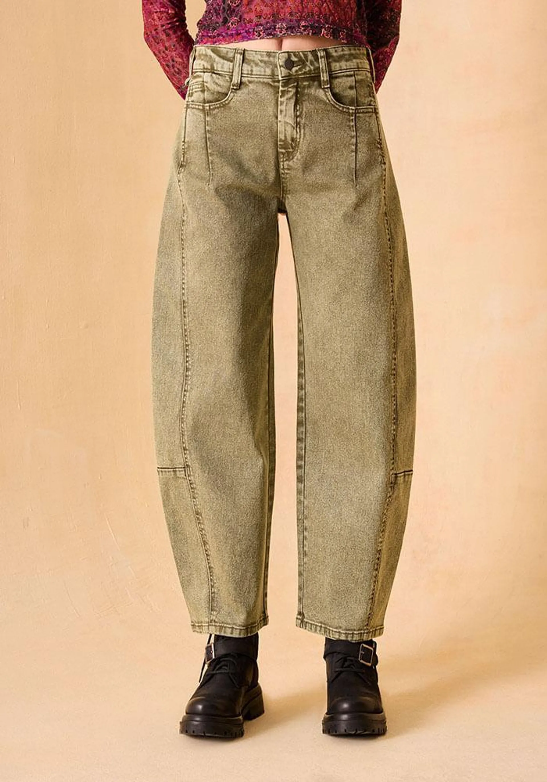 Jeans ballon con cortes
